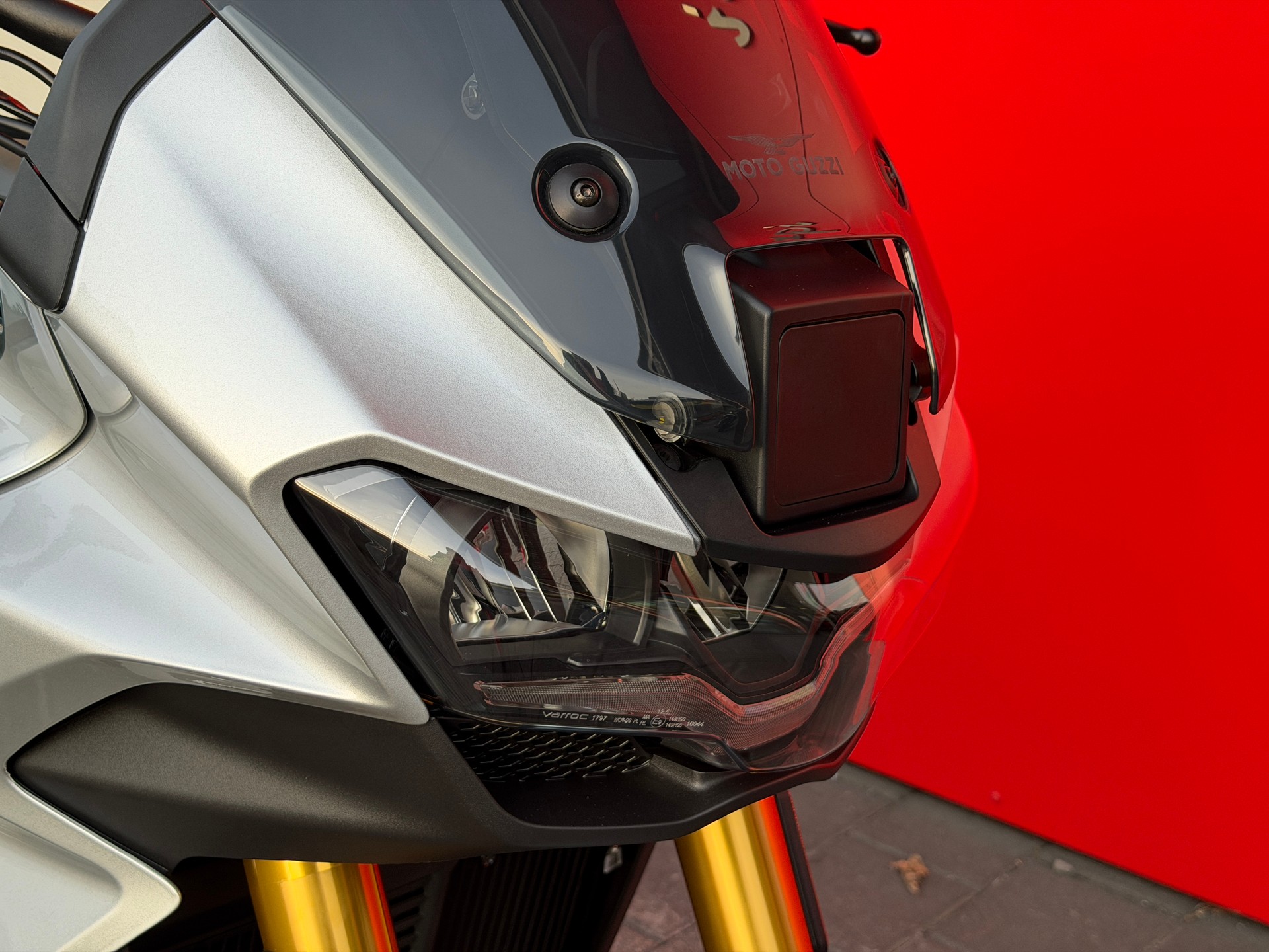 MOTO GUZZI V100 Mandello S E5+ - 9