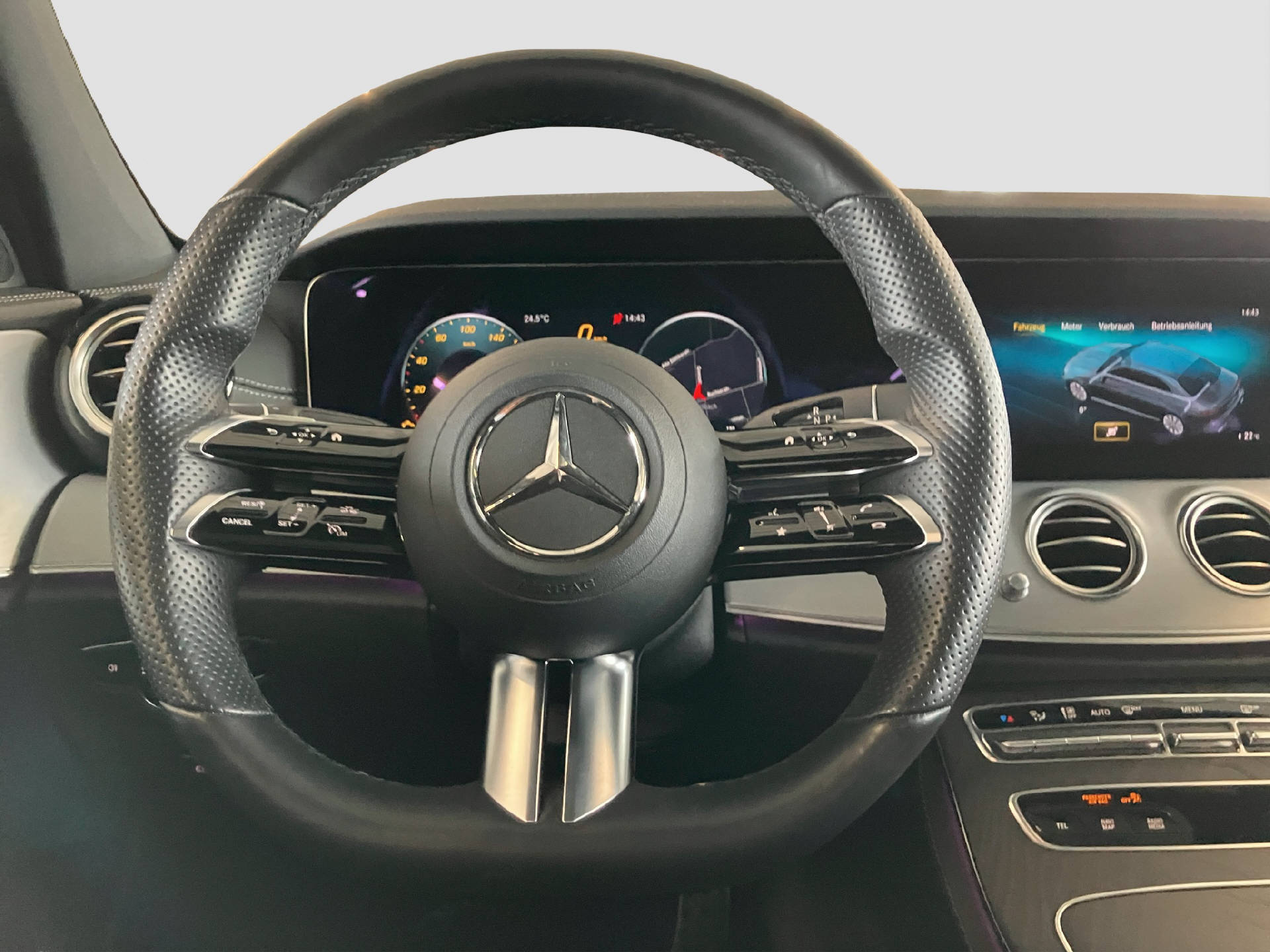 MERCEDES-BENZ E 220 d Swiss Star AMG Line - 10