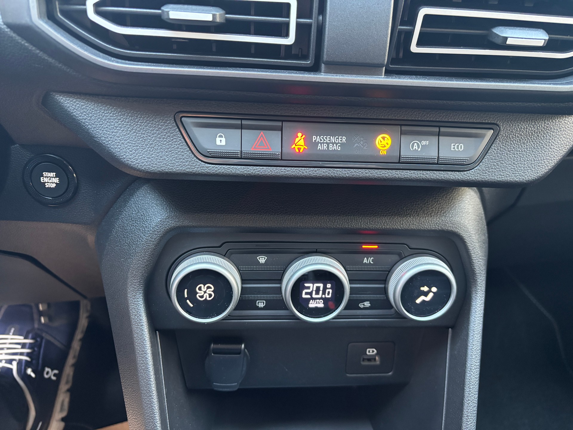 DACIA Sandero 90 Expression CVT - 9