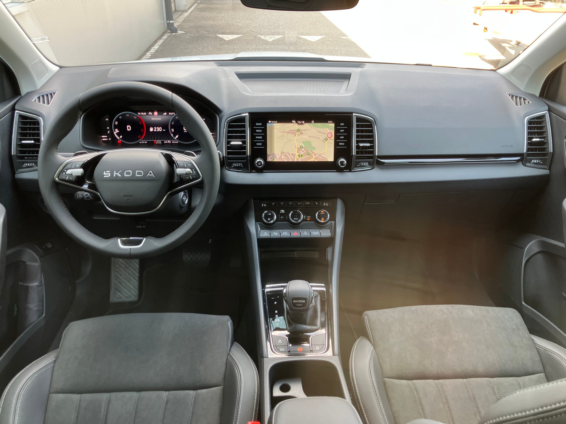 SKODA Karoq 2.0 TDI CR Dynamic 4x4 DSG - 9