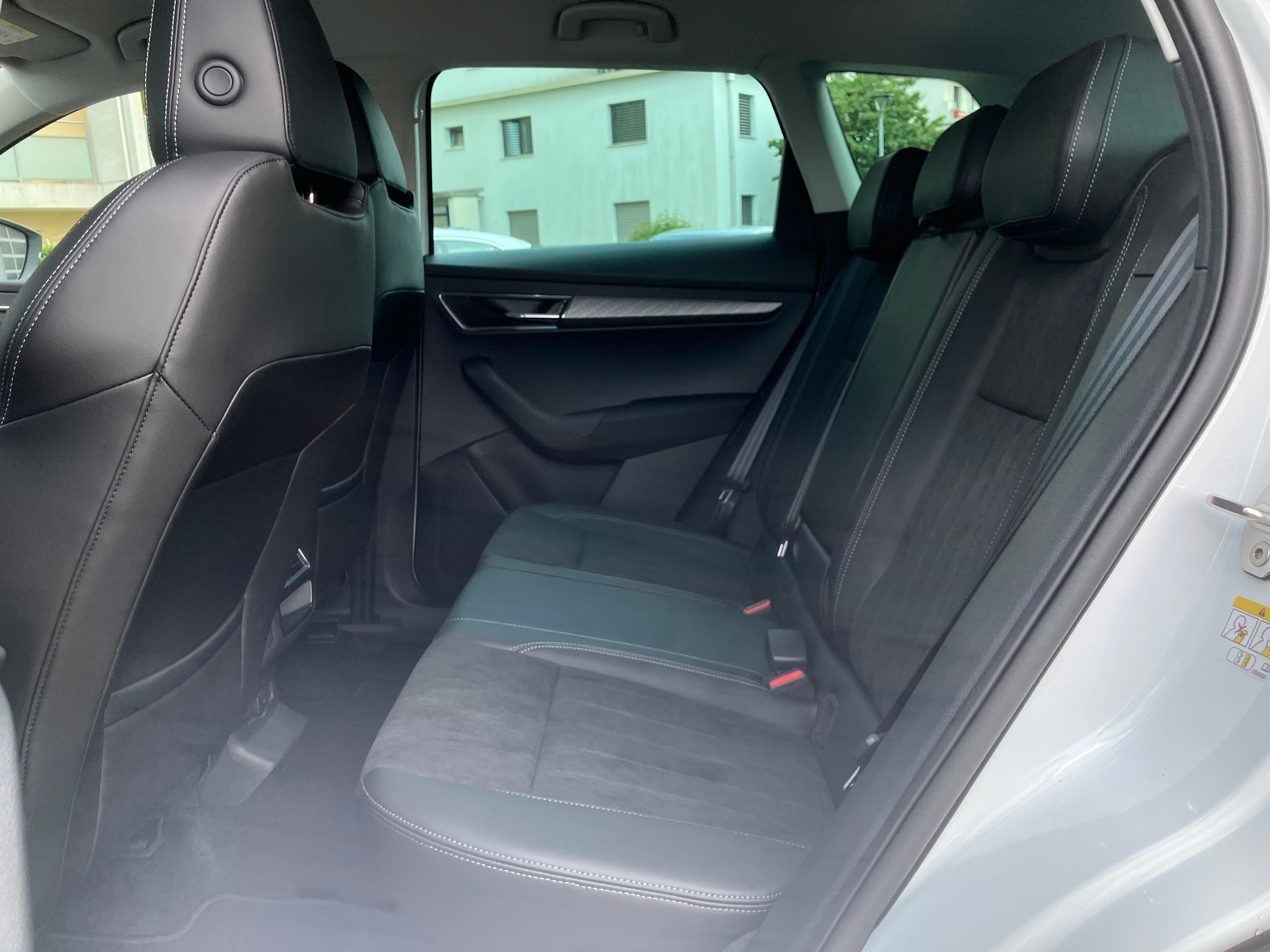 SKODA Karoq 2.0 TDI CR Dynamic 4x4 DSG - 7