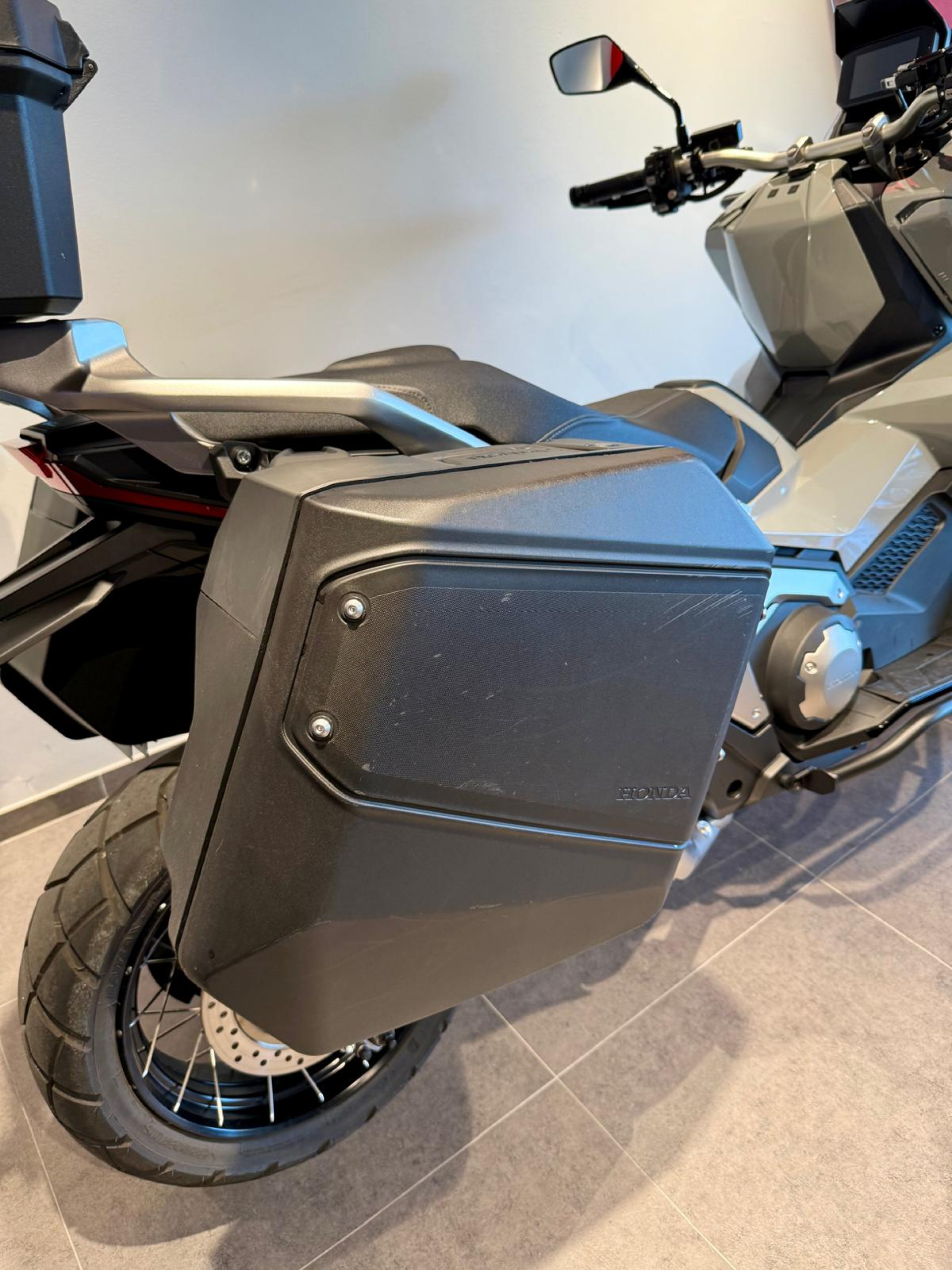HONDA X-ADV 750 - 5