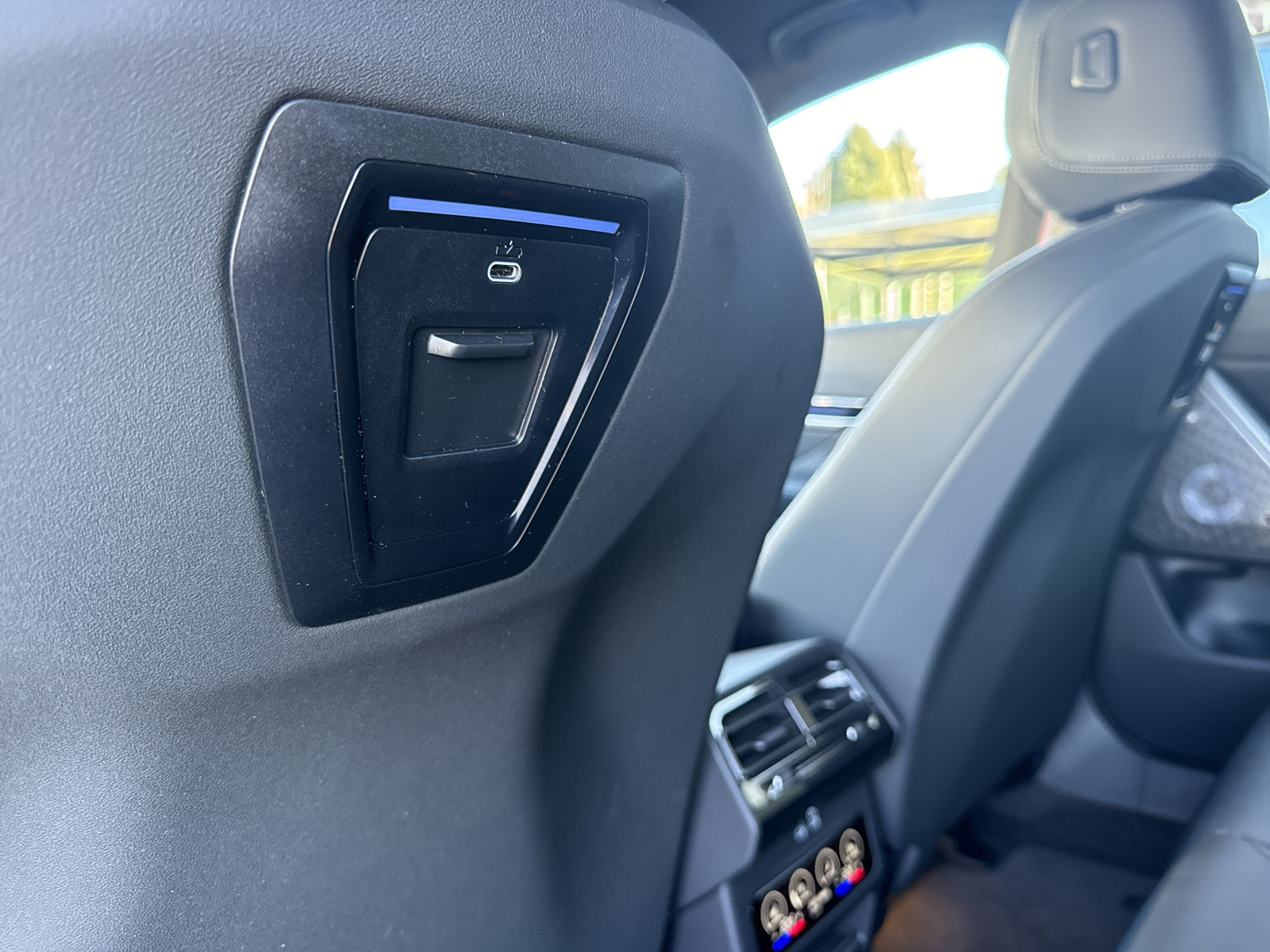 BMW i5 M60 Touring M Sport Pro - 23