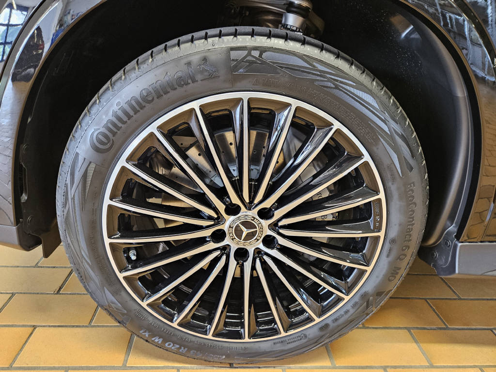 MERCEDES-BENZ GLC 300 4Matic AMG Line - 17