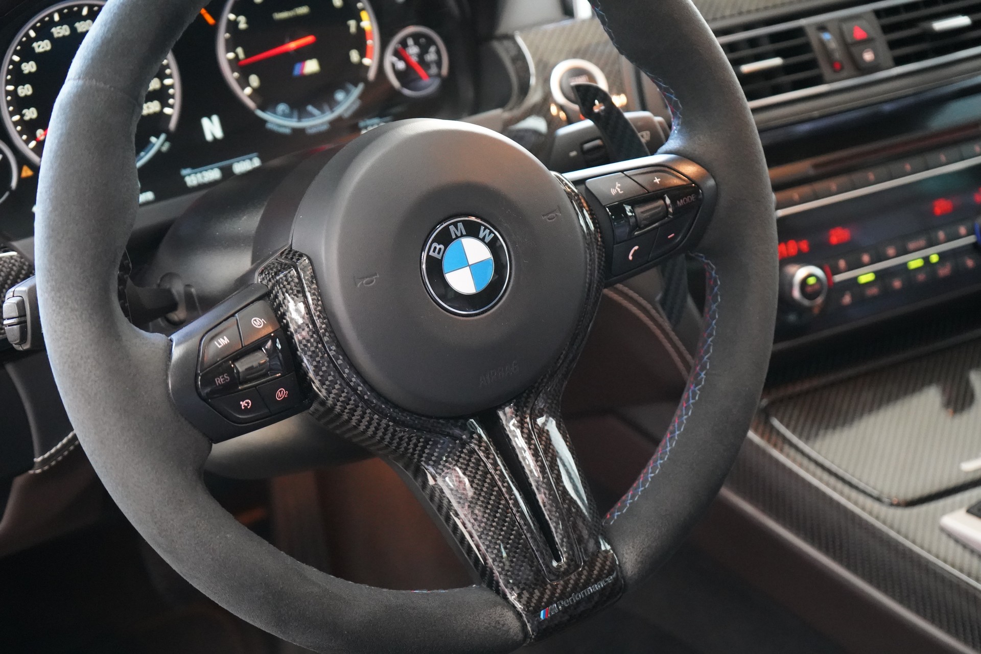 BMW M6 Gran Coupé Drivelogic / Frozen Silver Met. ** - 17