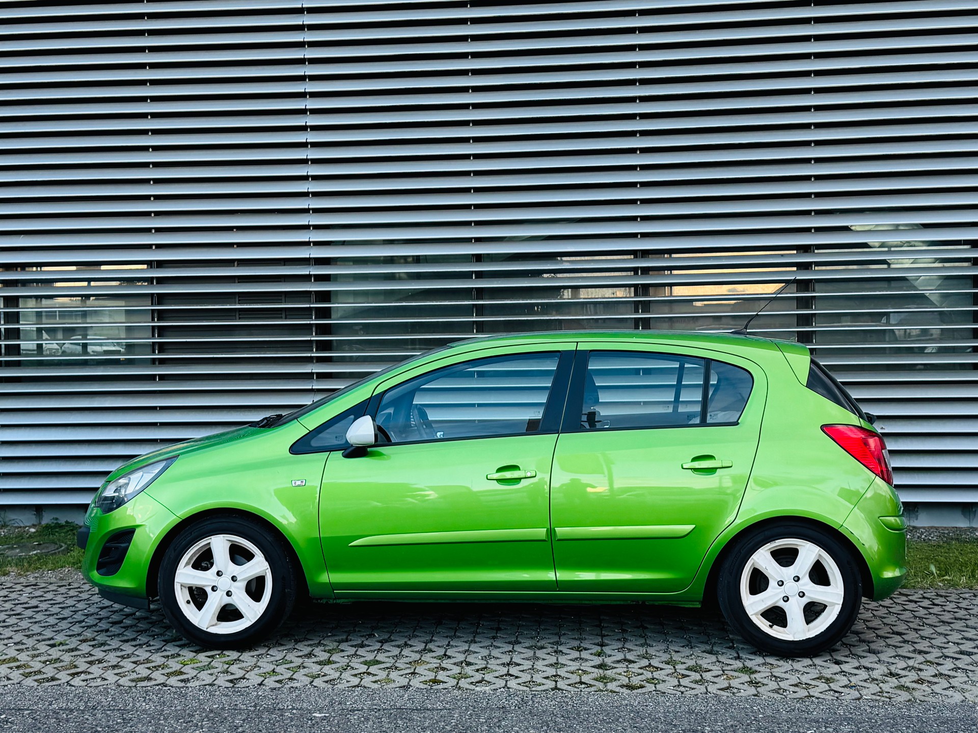 OPEL Corsa 1.4 TP Color Edition - 2
