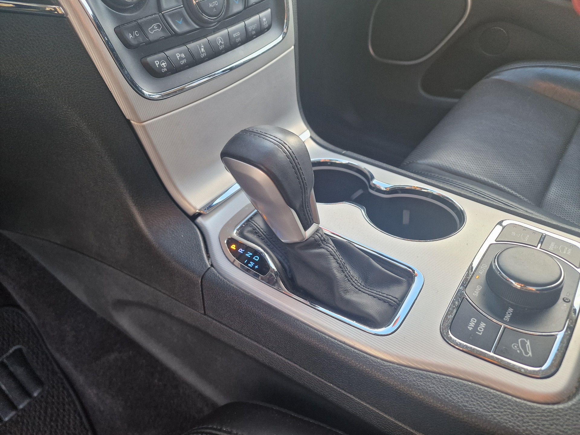 JEEP Grand Cherokee 3.0 CRD Summit Automatic 8xAlu Standheiz 24Mt Gara - 17