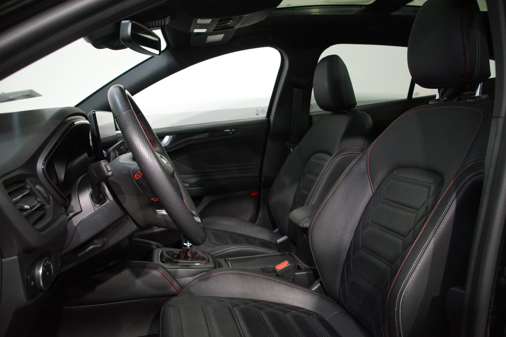 FORD Focus 1.0 SCTi **ST-Line X** - 14