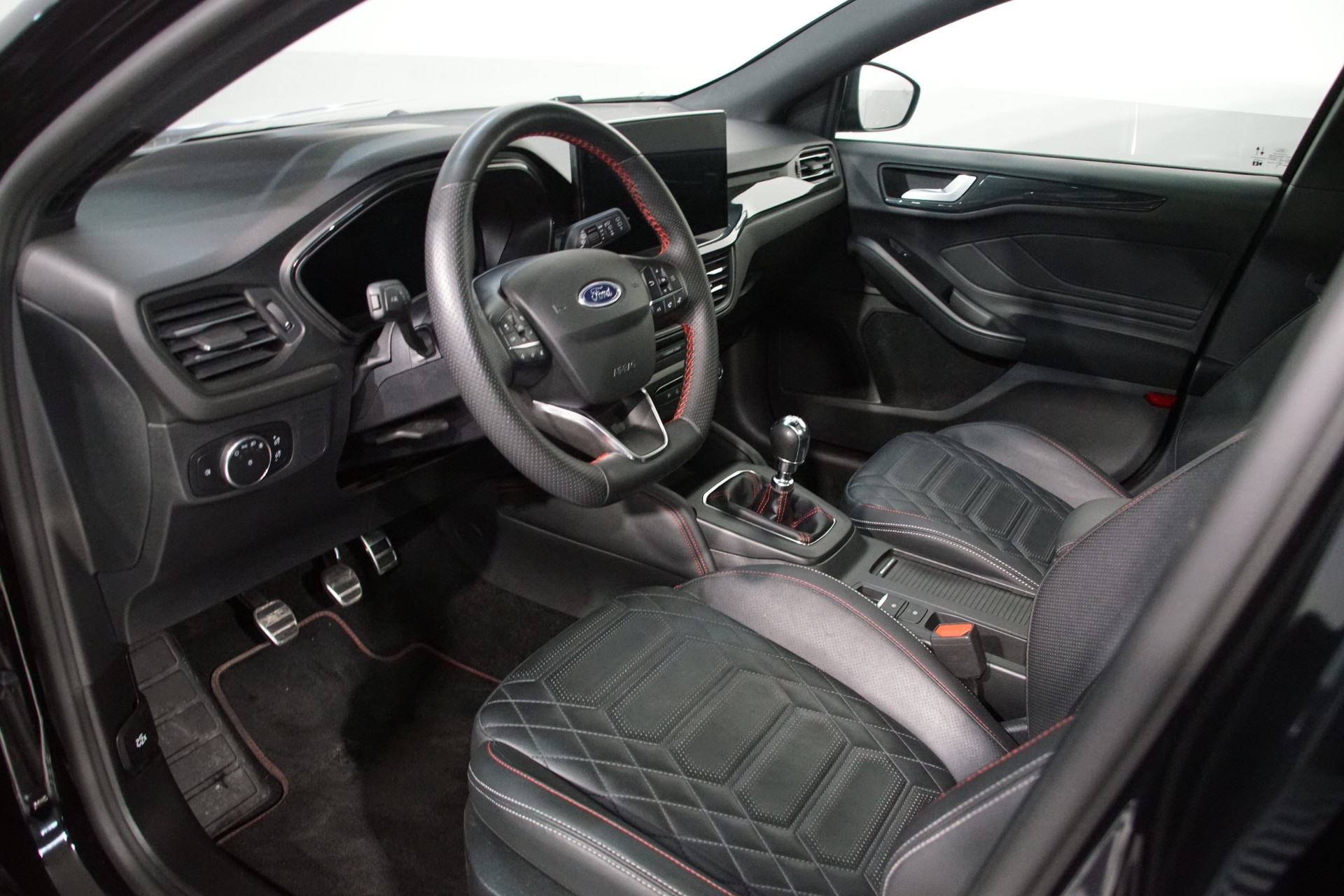 FORD Focus 1.0 SCTi **ST-Line X** - 12