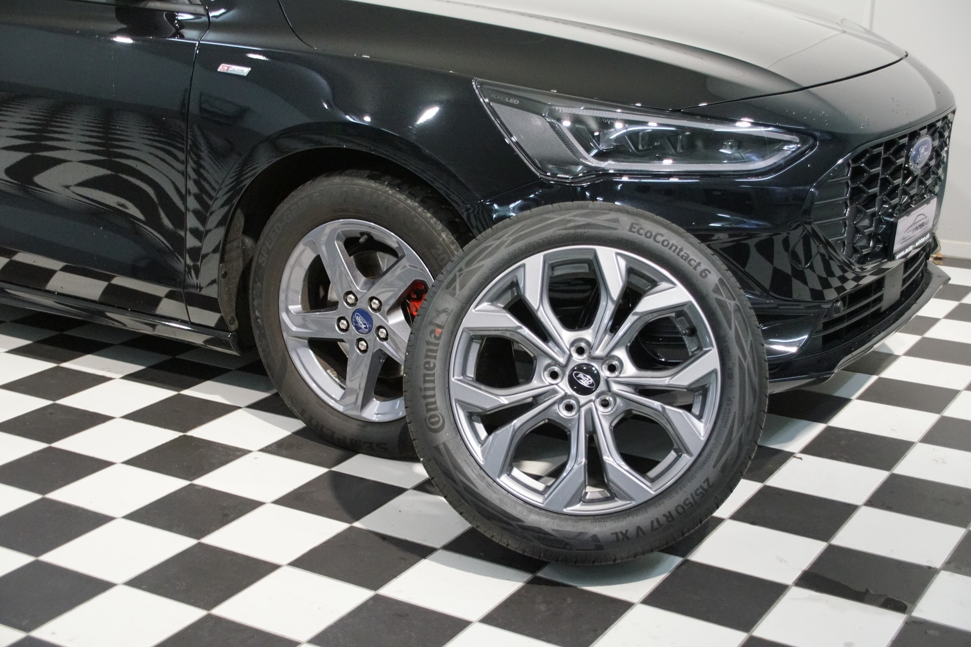 FORD Focus 1.0 SCTi **ST-Line X** - 4