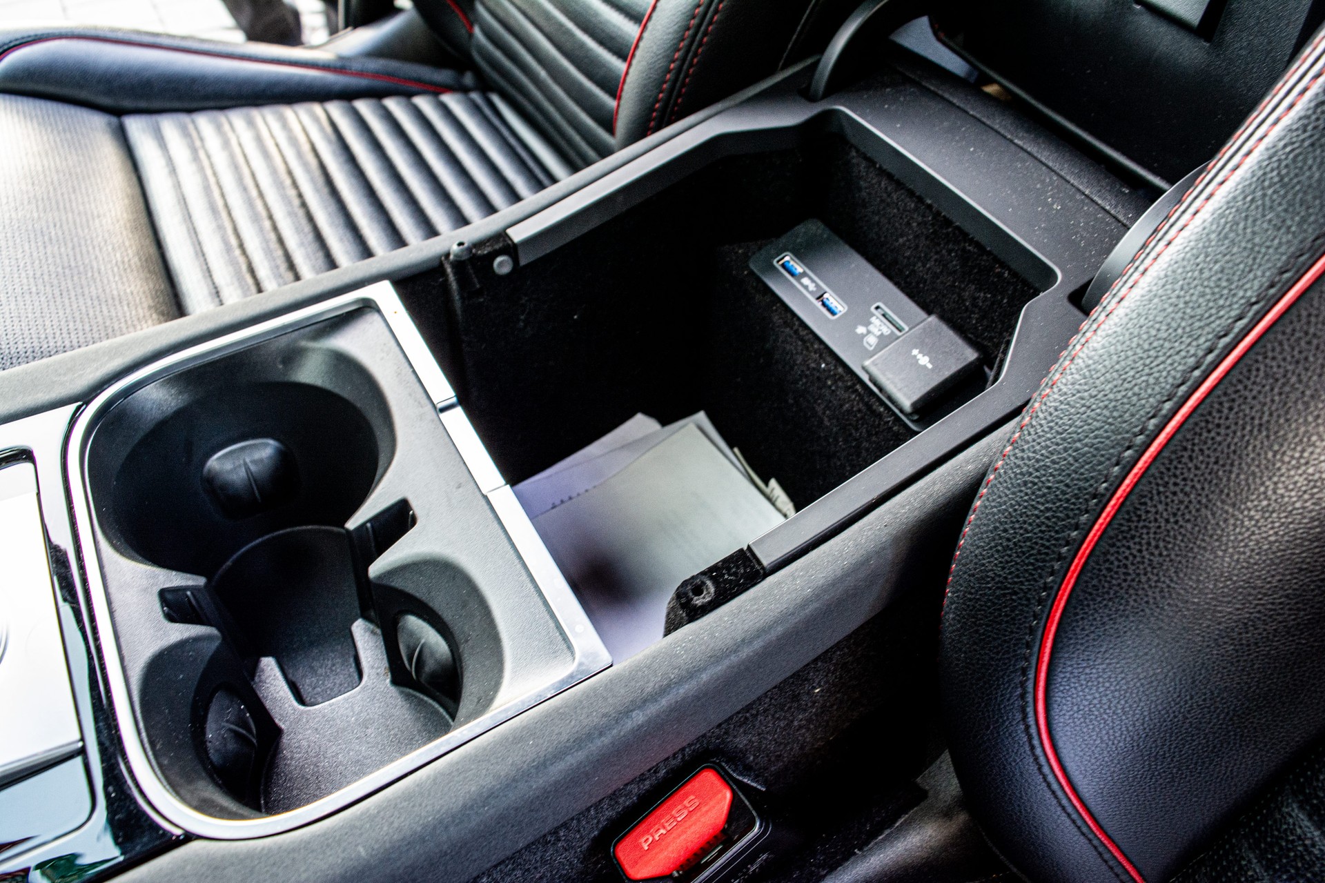 LAND ROVER Discovery Sport R Dyn P200 2.0 Si4 MHEV HSE BLACK PACK - 14