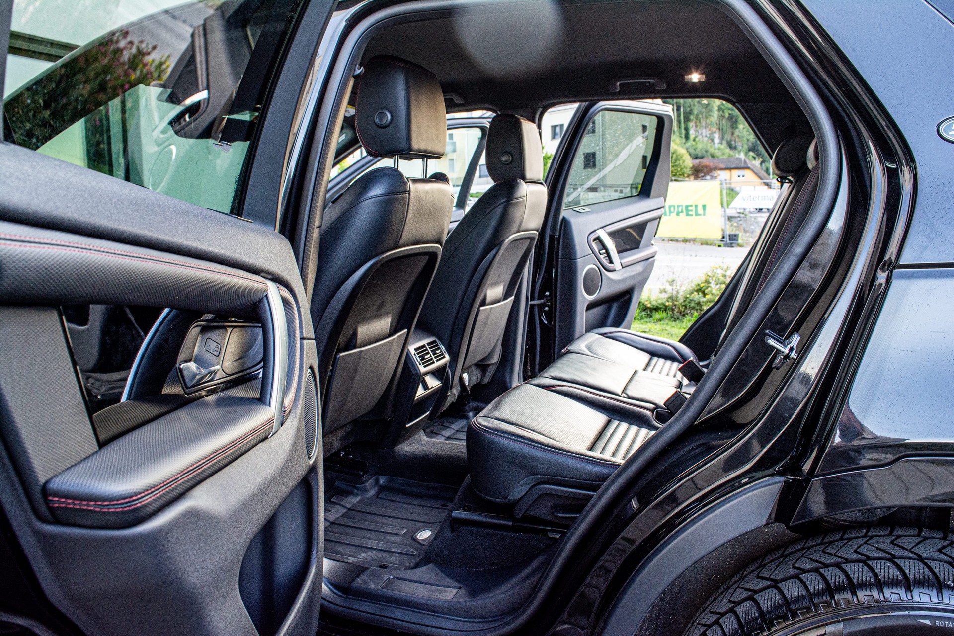 LAND ROVER Discovery Sport R Dyn P200 2.0 Si4 MHEV HSE BLACK PACK - 13