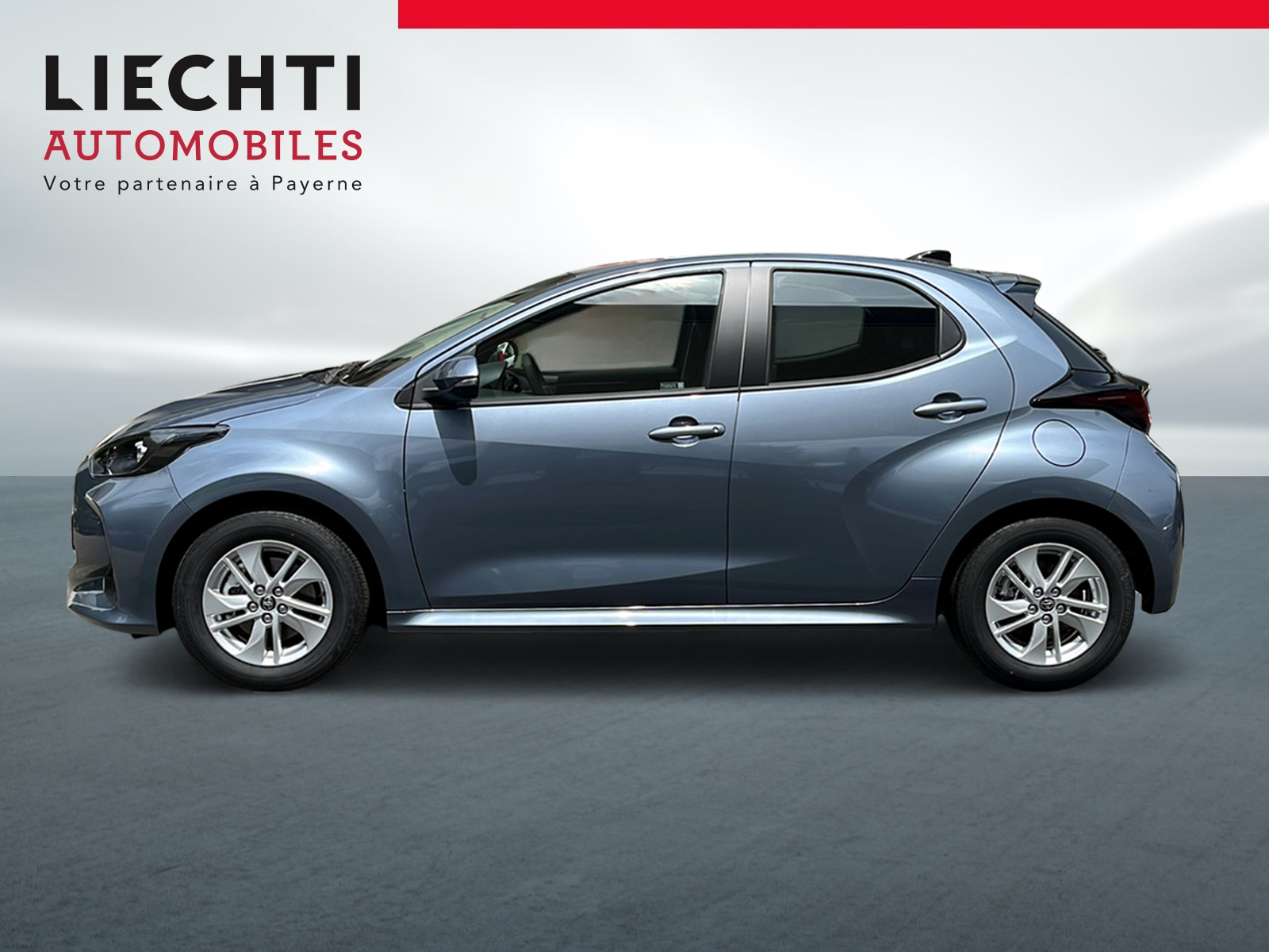 TOYOTA Yaris 1.5 Comfort e-CVT - 2