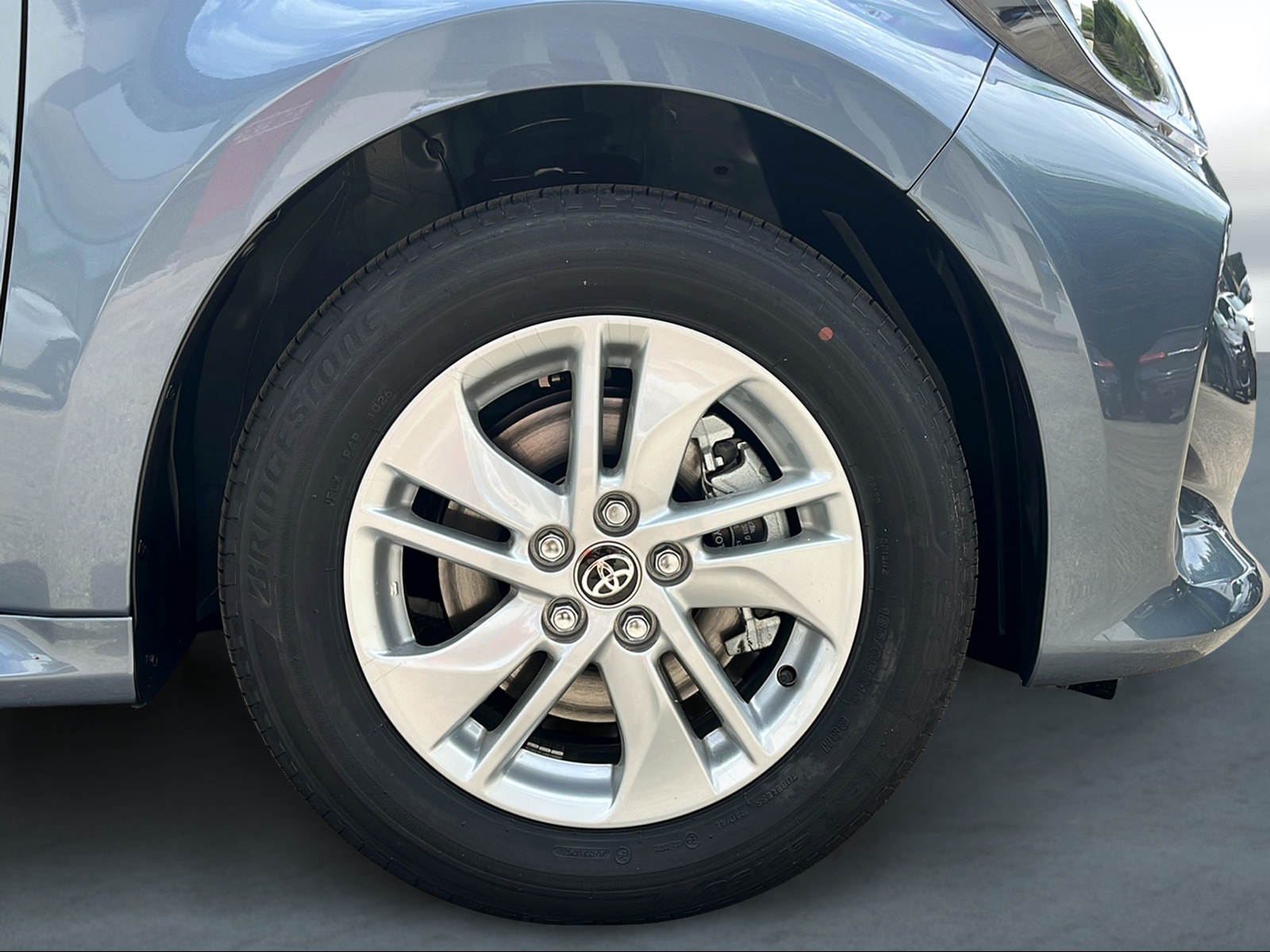 TOYOTA Yaris 1.5 Comfort e-CVT - 5