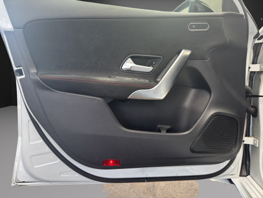 MERCEDES-BENZ A 180 Night Star AMG Line - 10