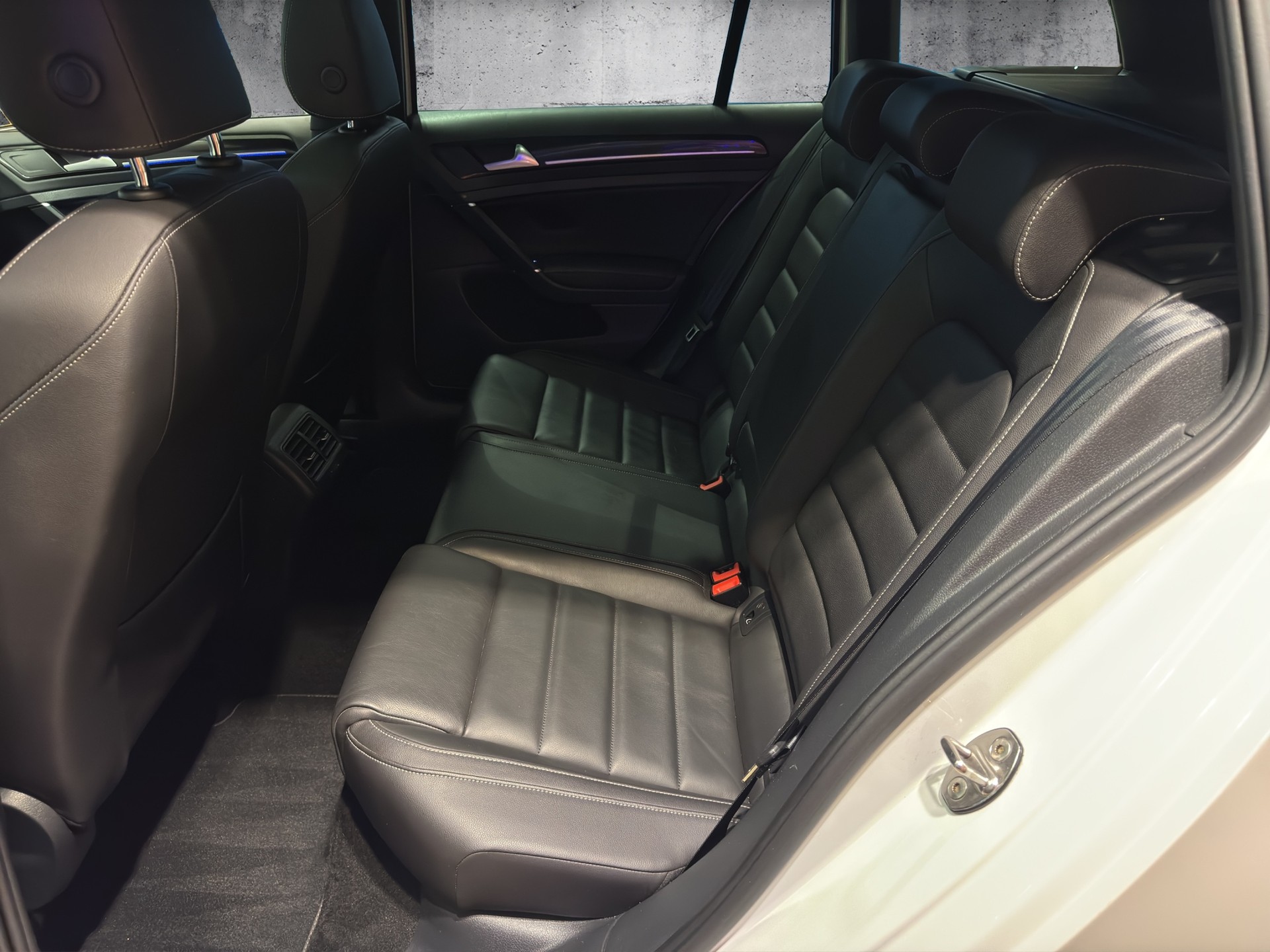 VW Golf Variant 2.0 TSI R 4 Motion DSG - 13