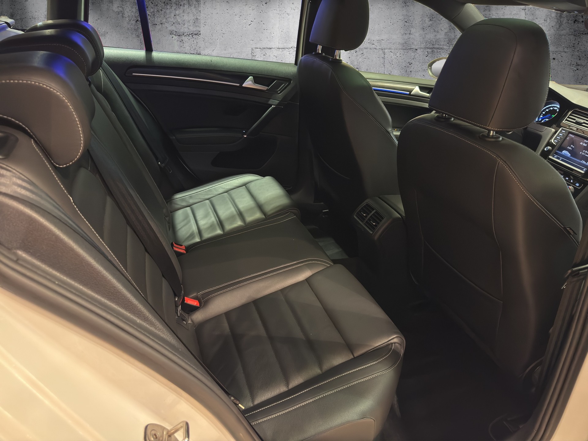 VW Golf Variant 2.0 TSI R 4 Motion DSG - 14