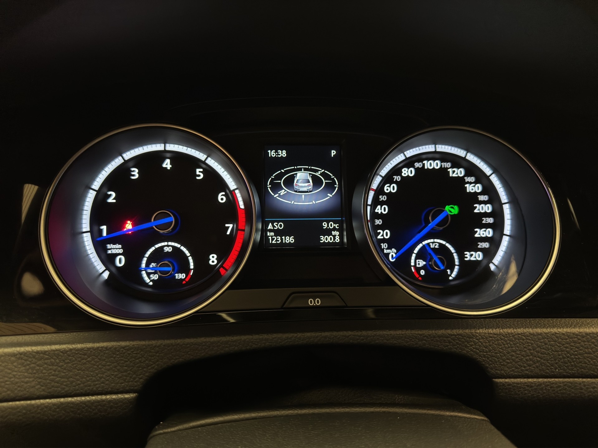 VW Golf Variant 2.0 TSI R 4 Motion DSG - 9