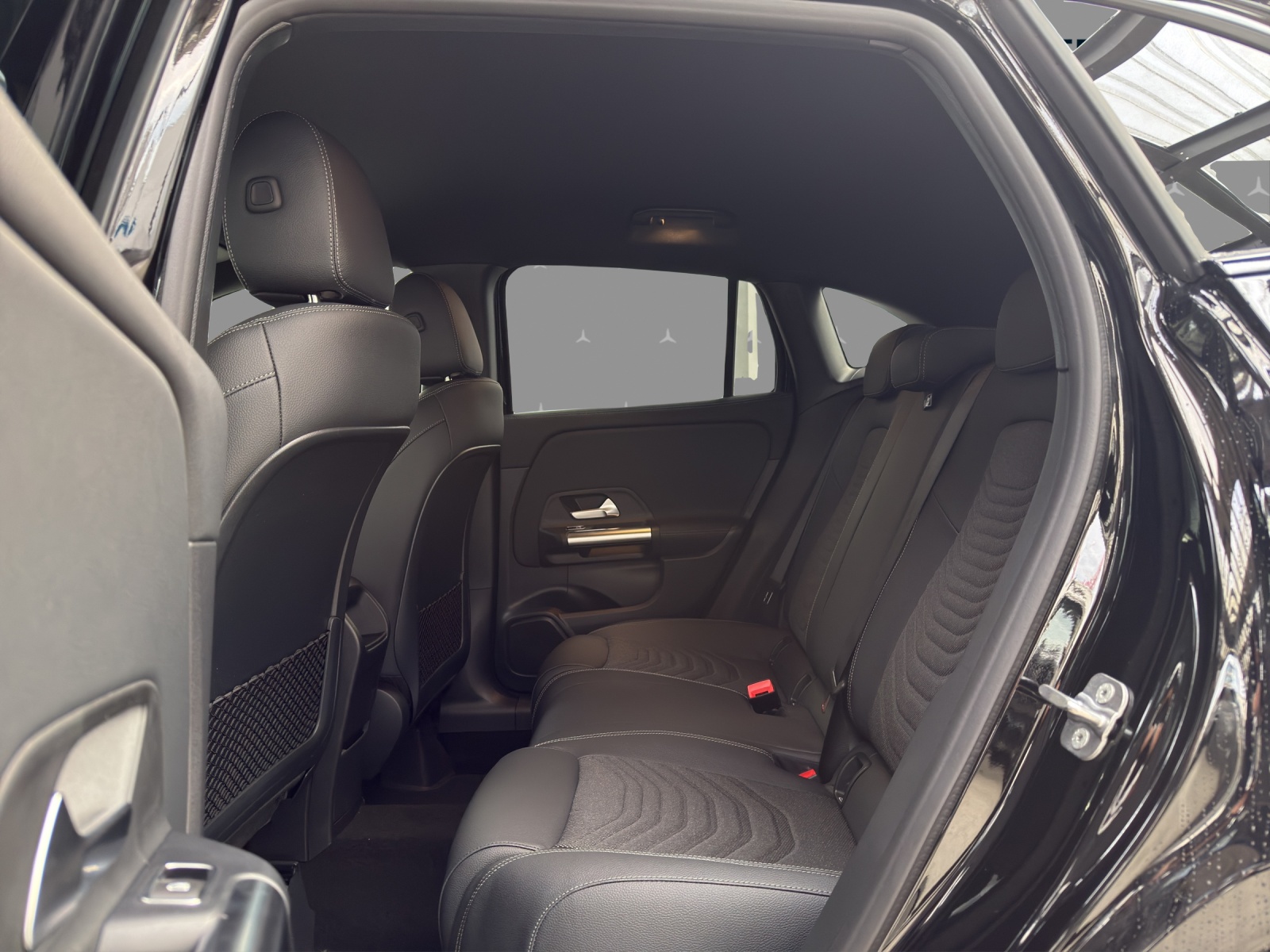 MERCEDES-BENZ GLA 200 Night Star 7G-DCT - 15