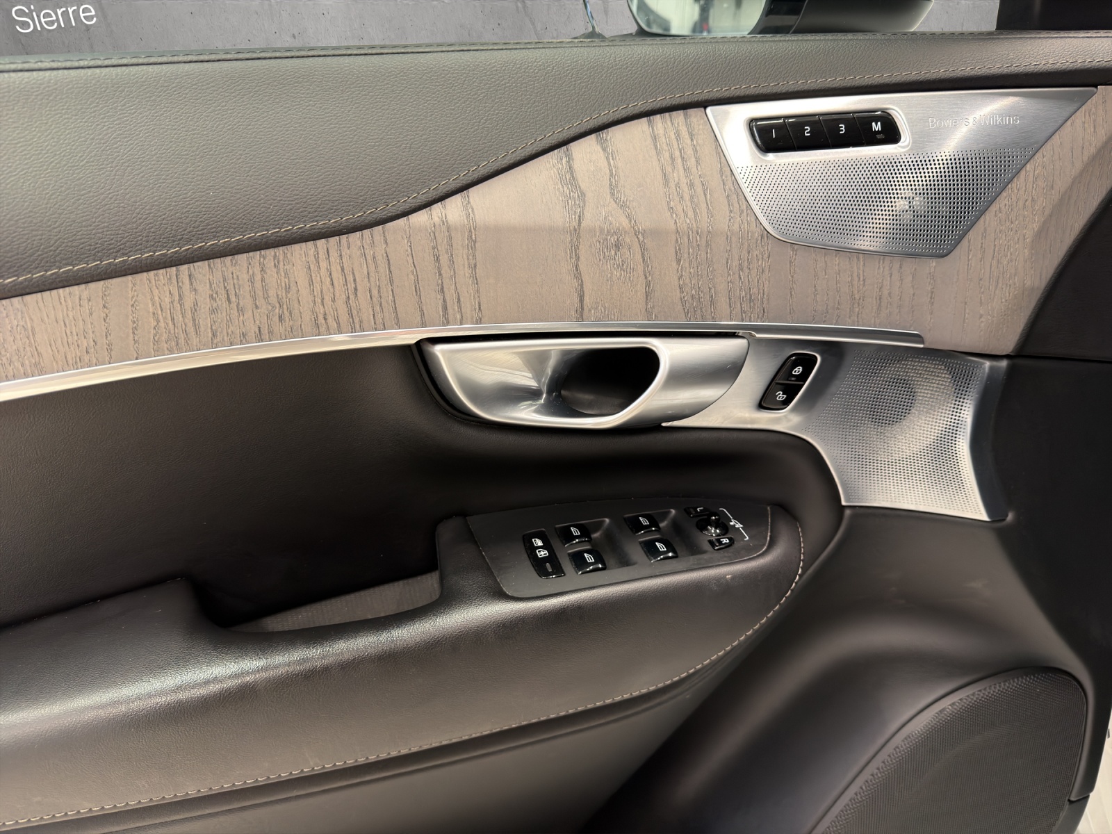 VOLVO XC90 T8 eAWD PluginHybrid Xclusive Dark Geartronic - 11