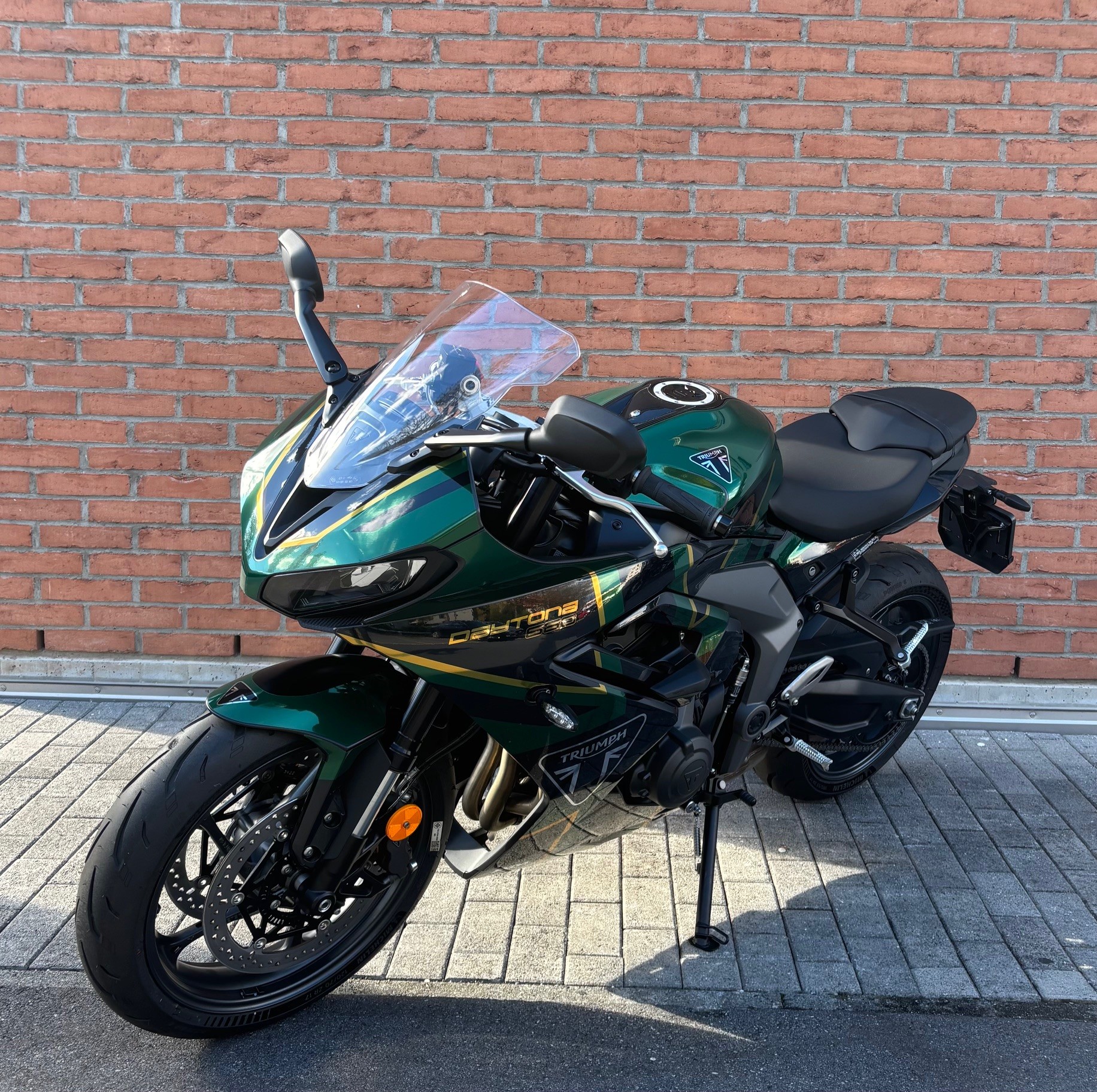 TRIUMPH Daytona 660 - 4