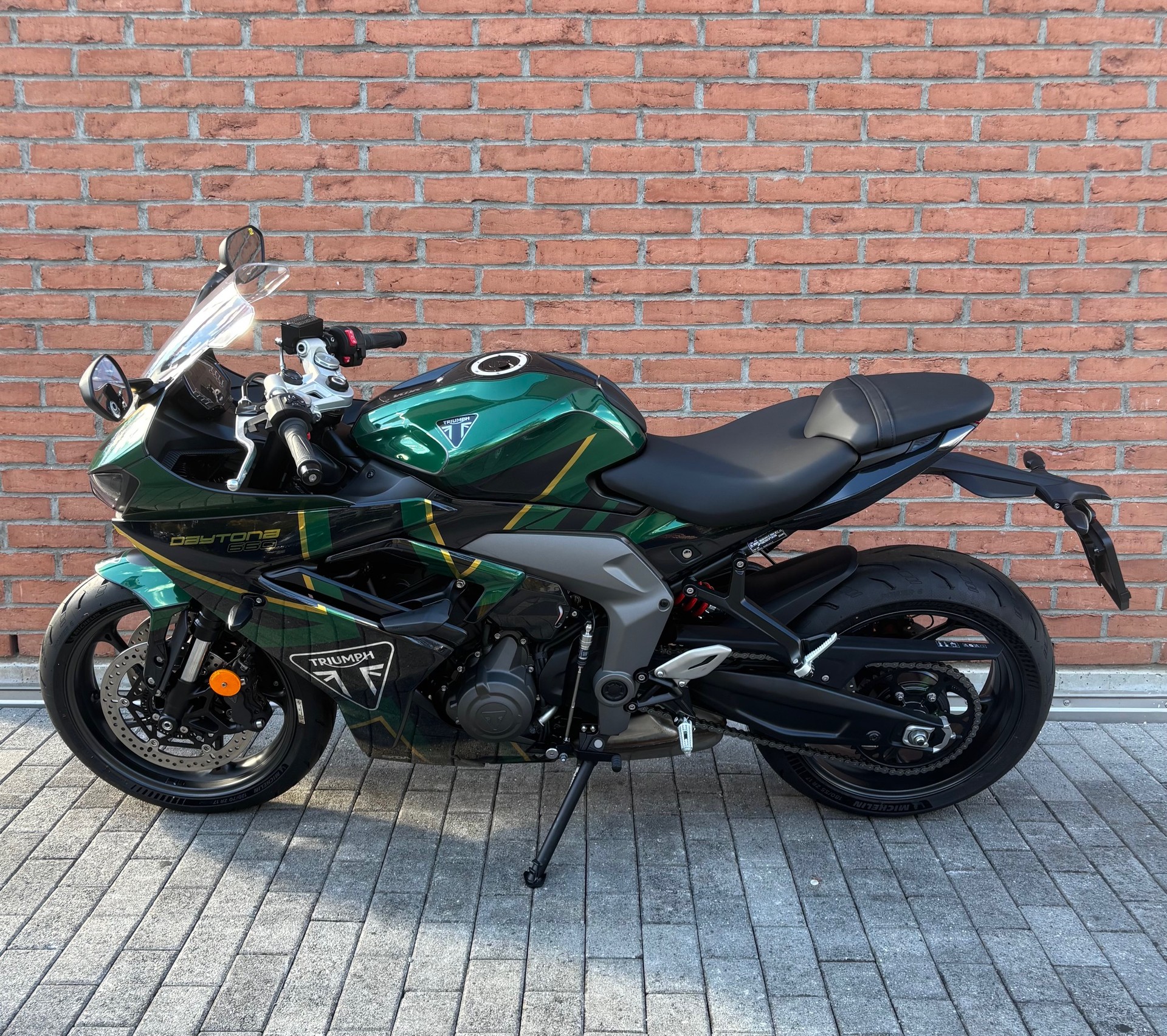 TRIUMPH Daytona 660 - 5