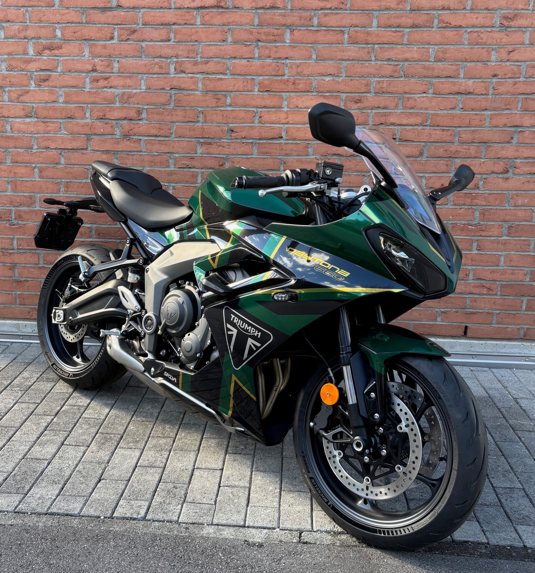 TRIUMPH Daytona 660 - 2