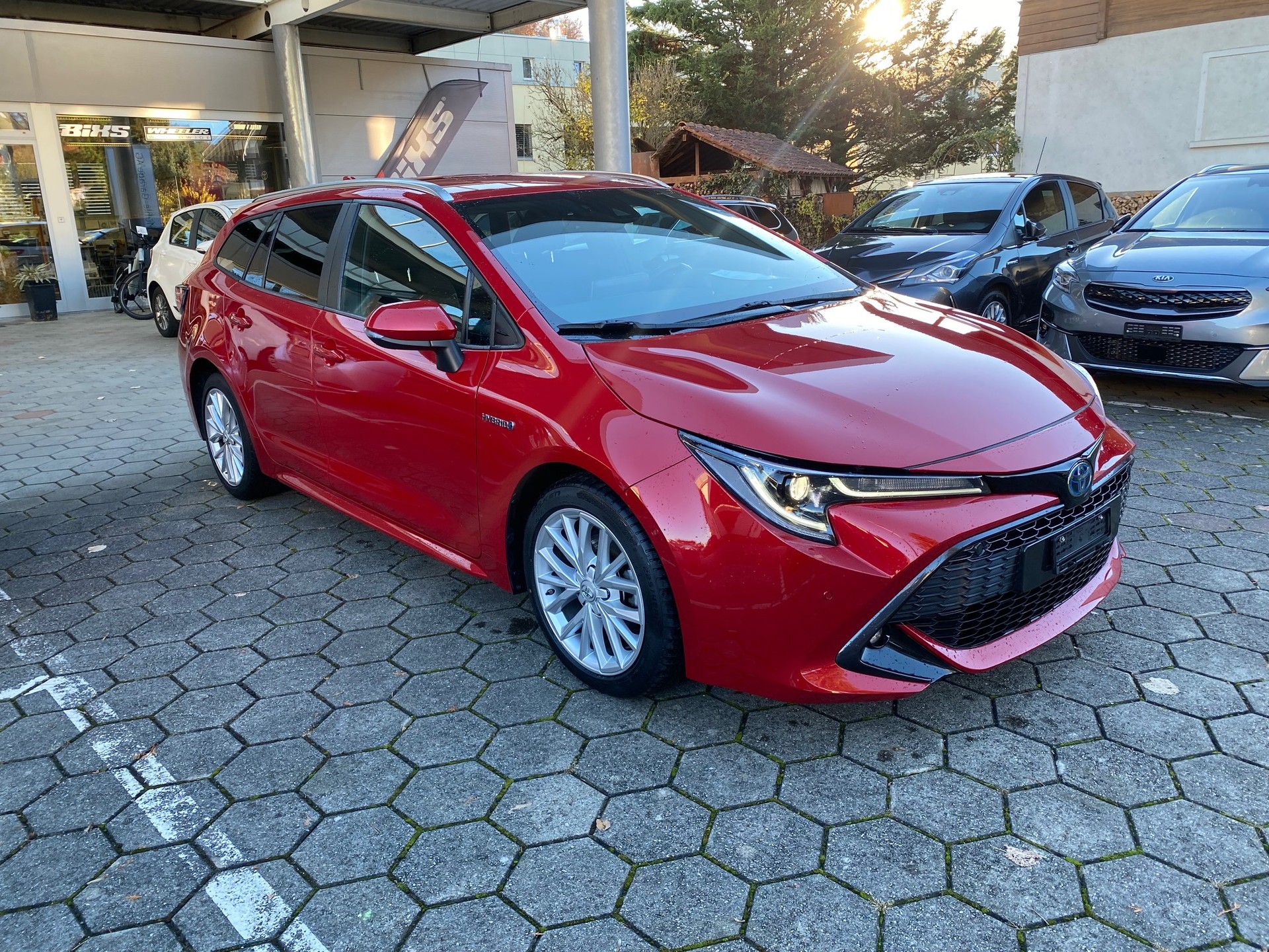 TOYOTA Corolla Touring Sports 1.8 HSD Trend e-CVT - 2