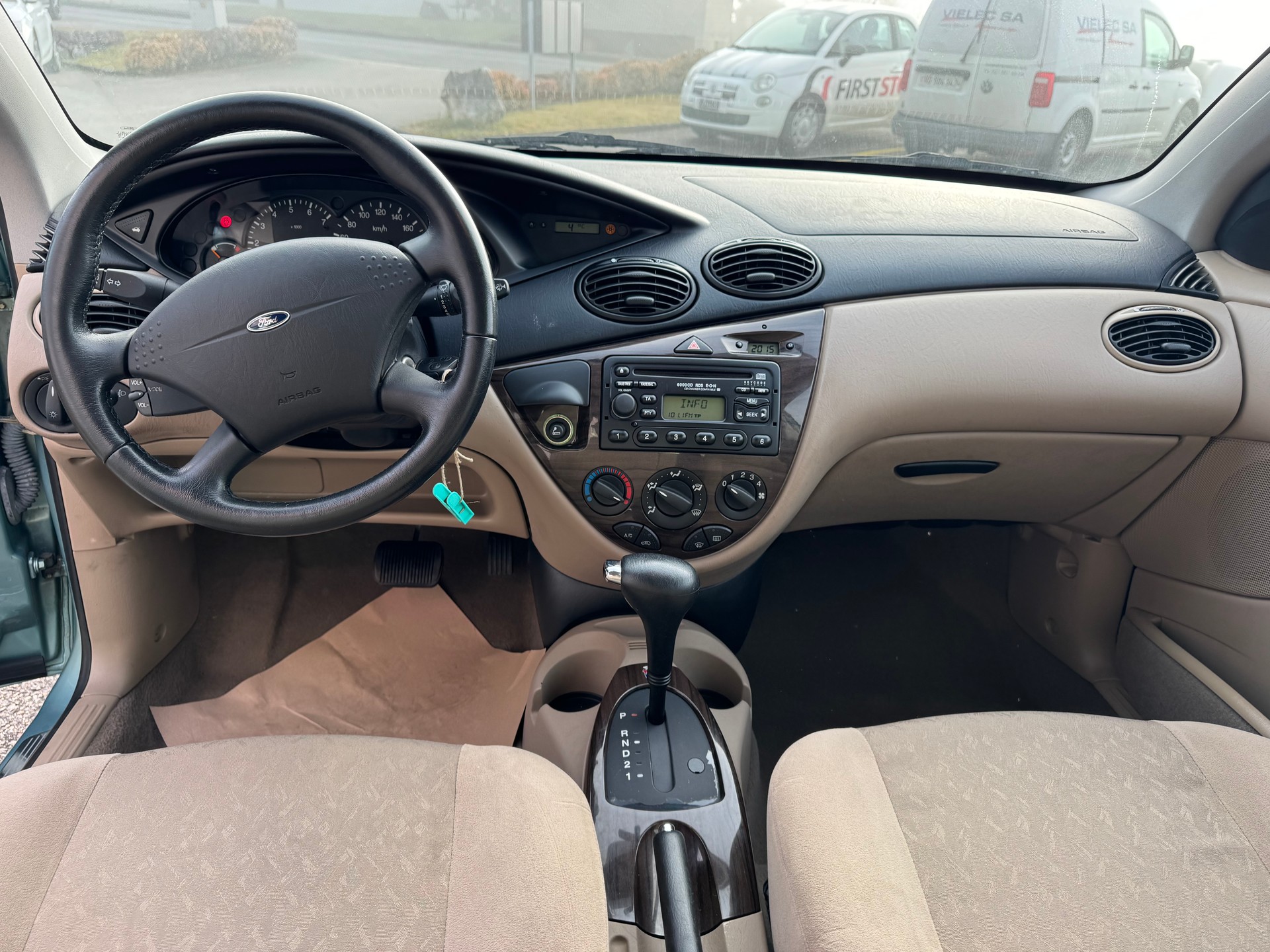 FORD Focus 1.6i 16V Ghia - 7