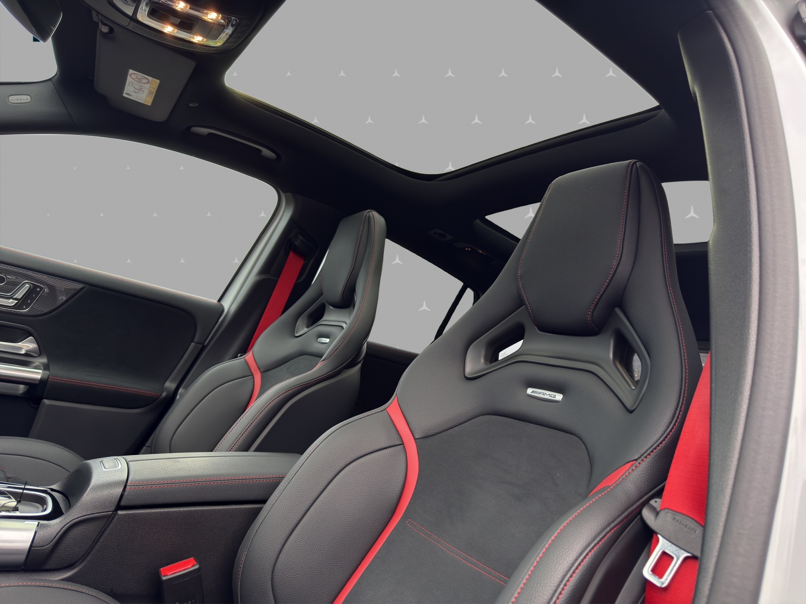 MERCEDES-BENZ GLA AMG 45 S 4Matic+ 8G-DCT - 11