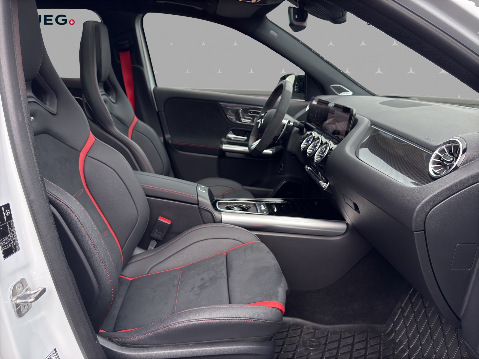 MERCEDES-BENZ GLA AMG 45 S 4Matic+ 8G-DCT - 17