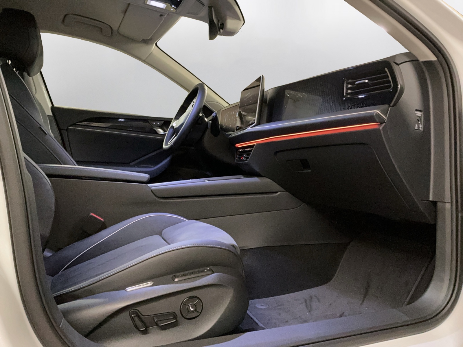 VW Passat Variant 2.0 TDI evo Business DSG - 14