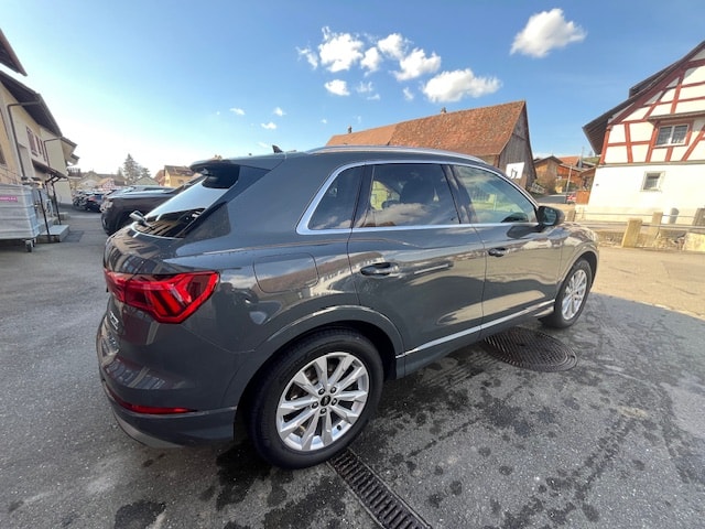 AUDI Q3 2.0 40 TDI Advanced quattro S-Tronic - 3