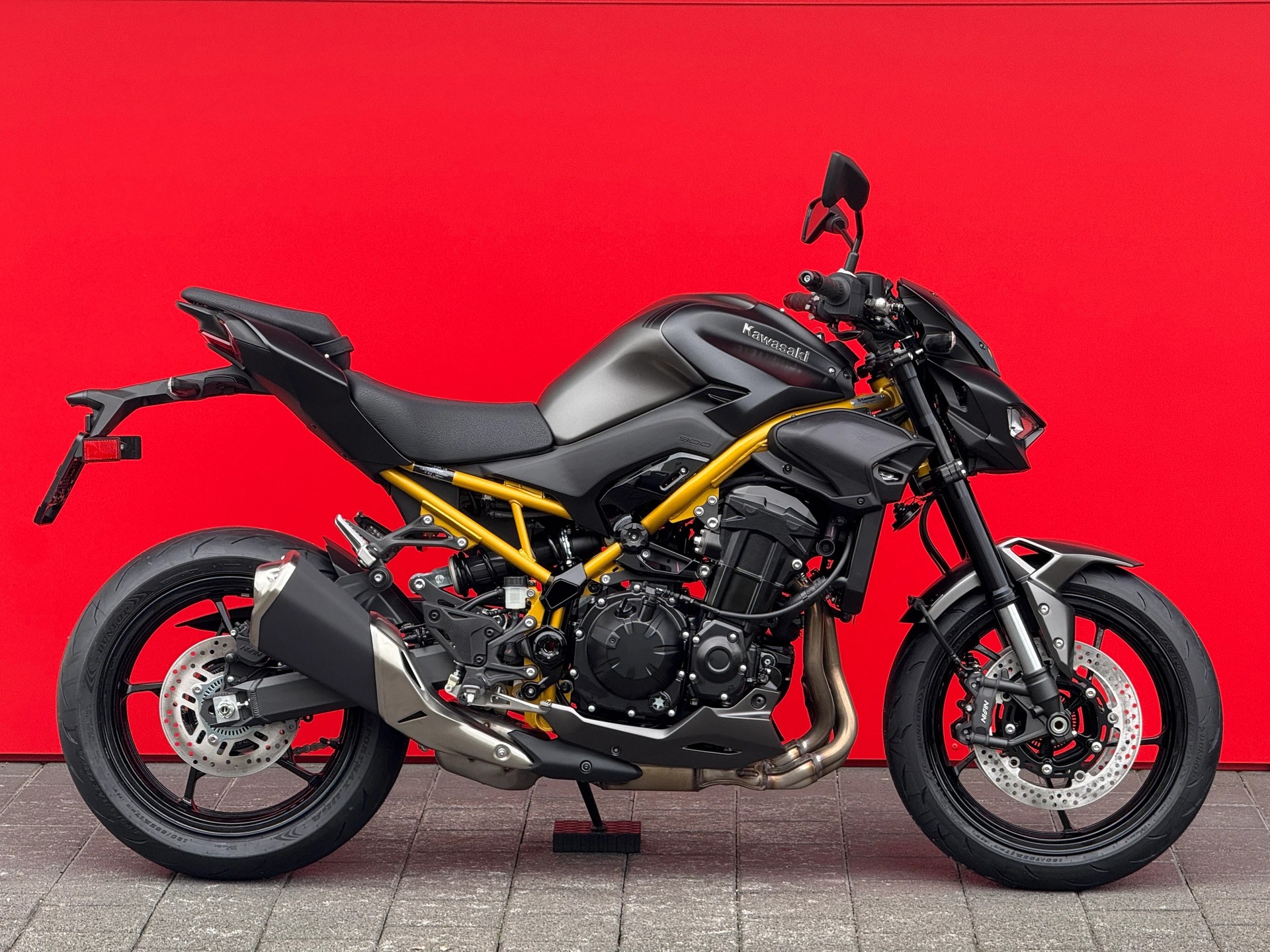 KAWASAKI Z 900 - 1