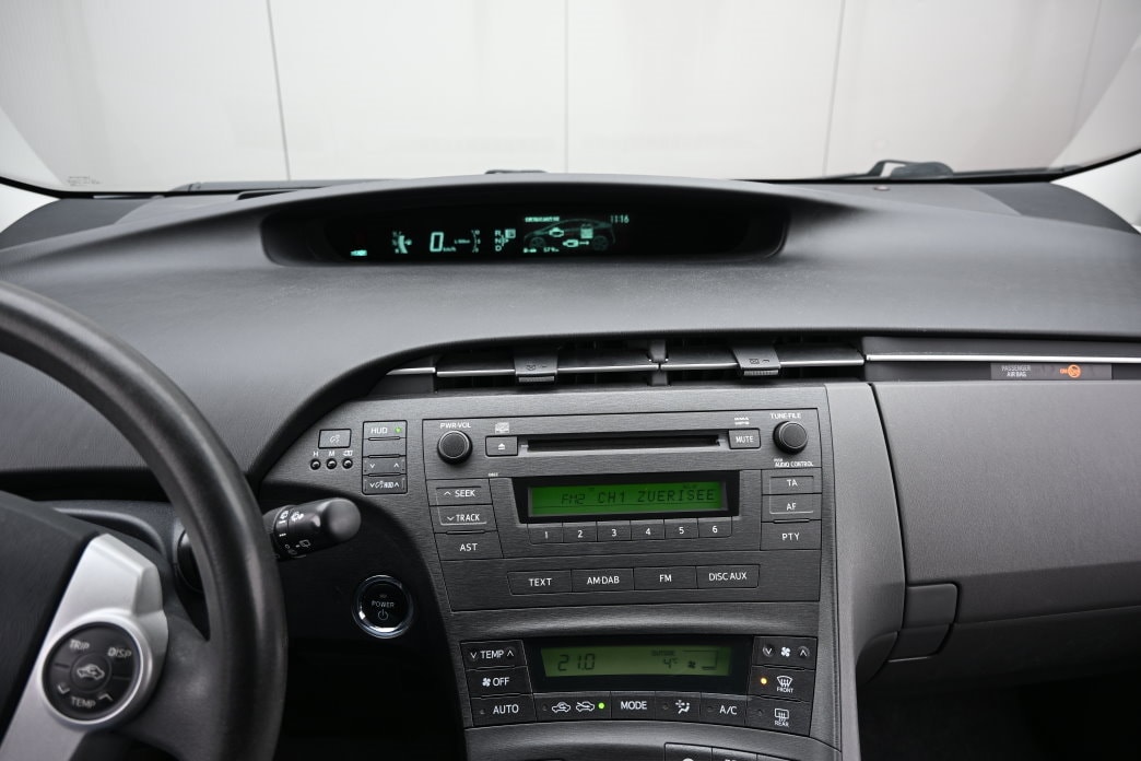 TOYOTA Prius 1.8 16V HSD Luna - 12