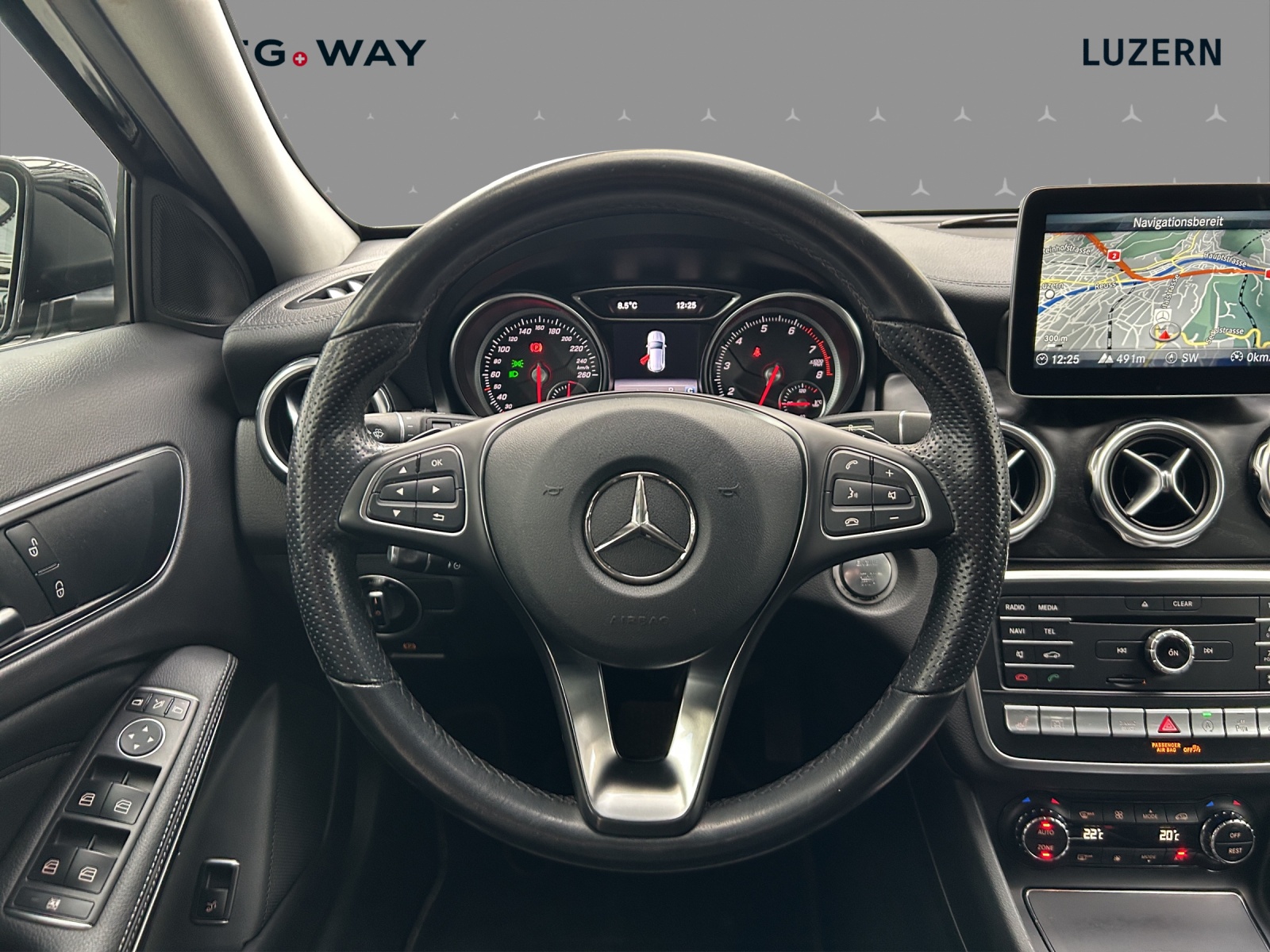 MERCEDES-BENZ GLA 250 Urban 4Matic 7G-DCT - 10