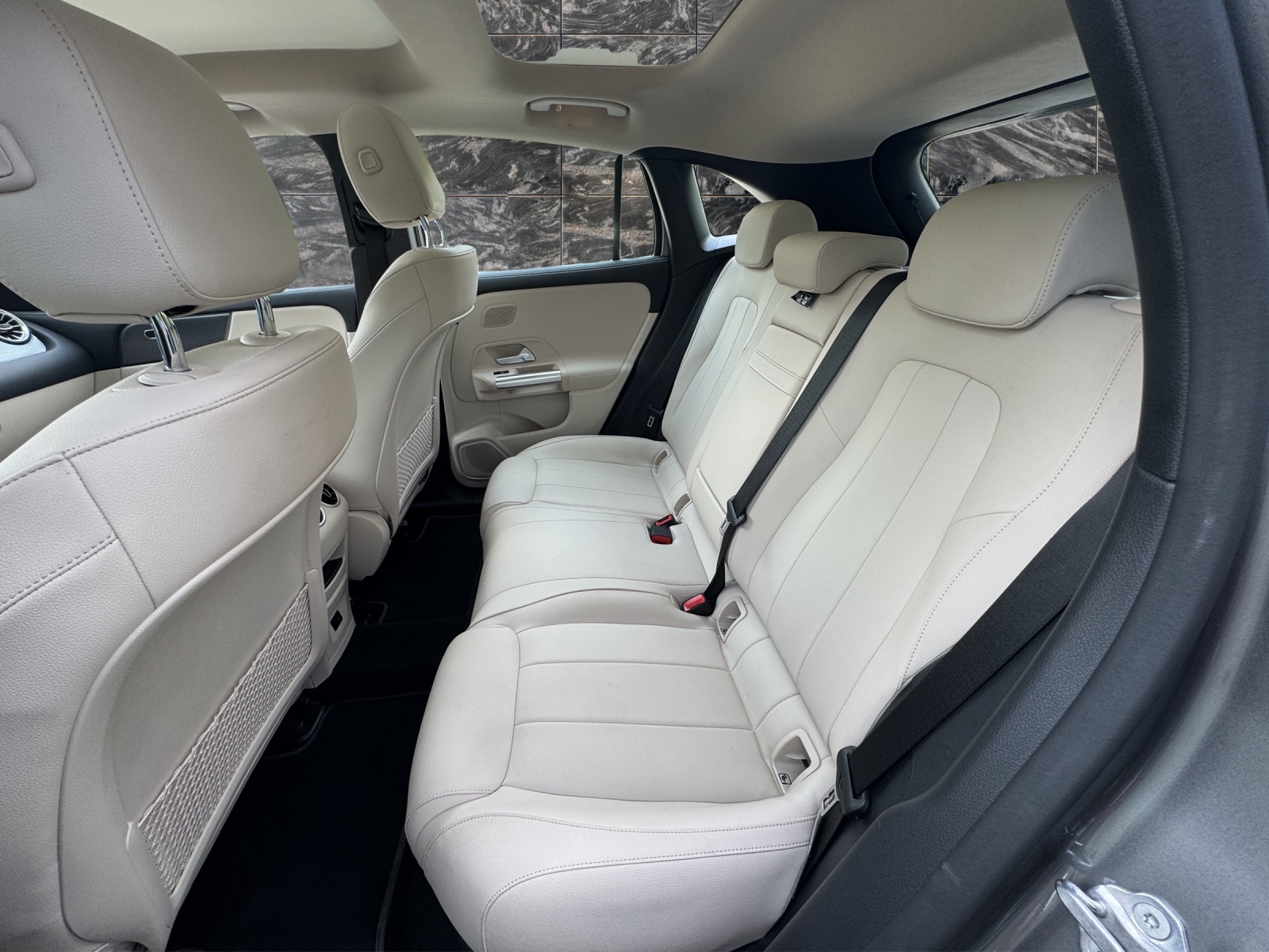 MERCEDES-BENZ EQA 350 4Matic - 14