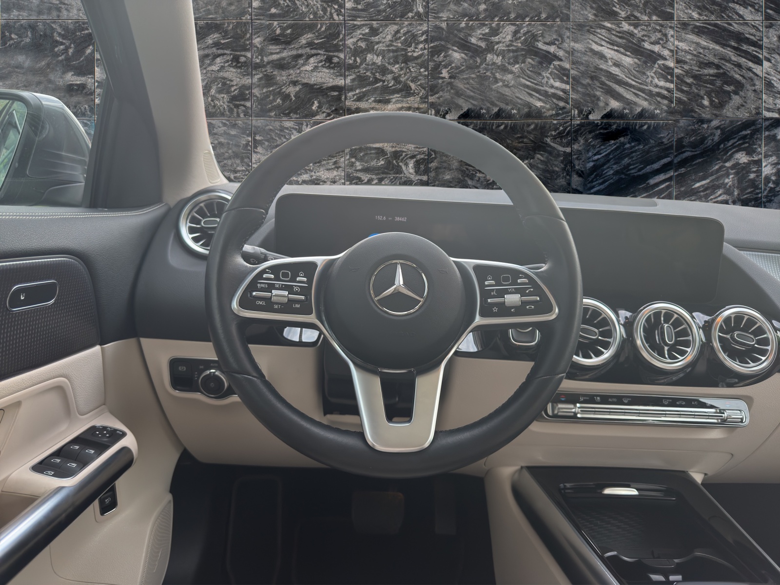 MERCEDES-BENZ EQA 350 4Matic - 12