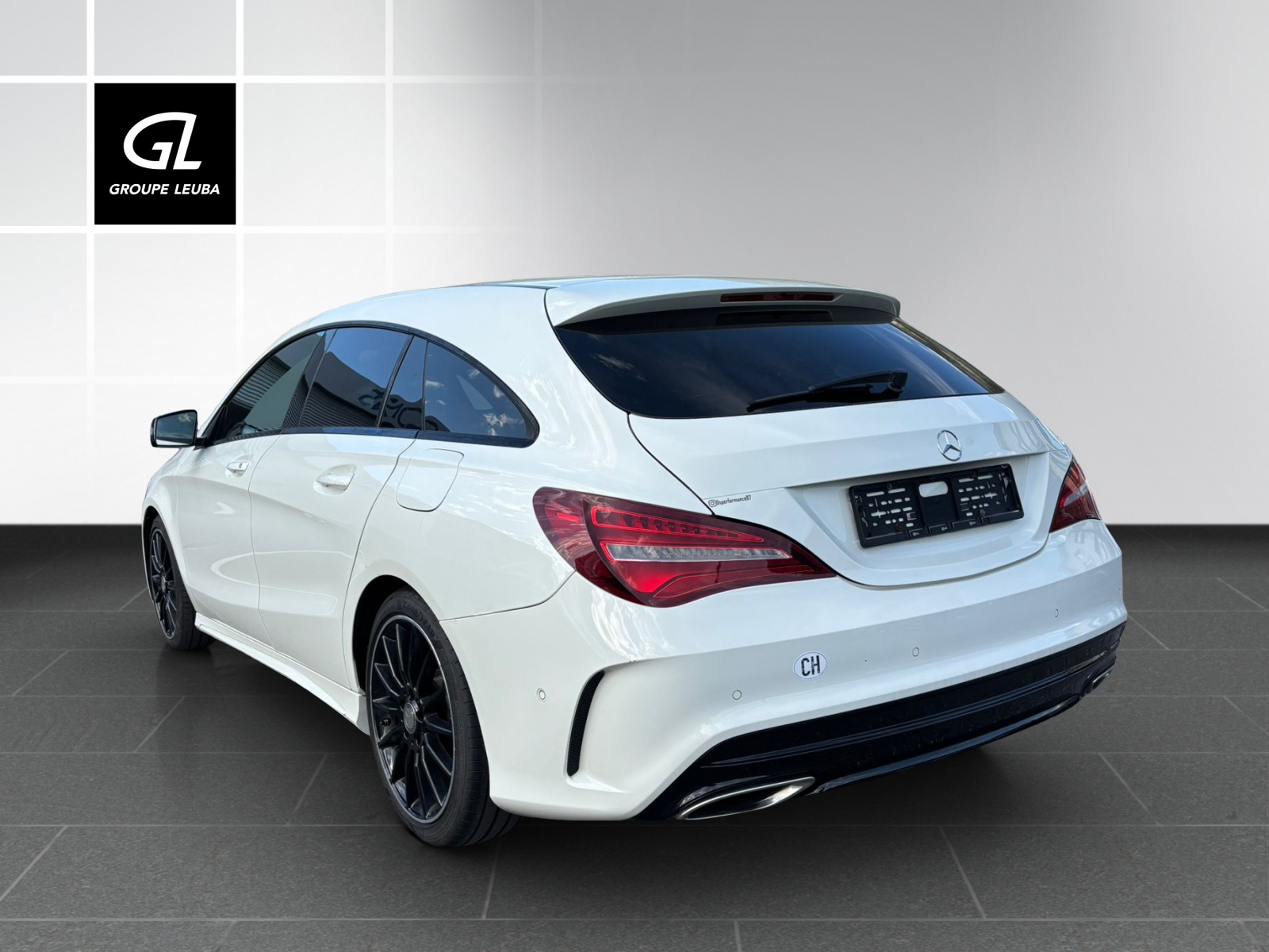 MERCEDES-BENZ CLA 250 AMG Line - 4