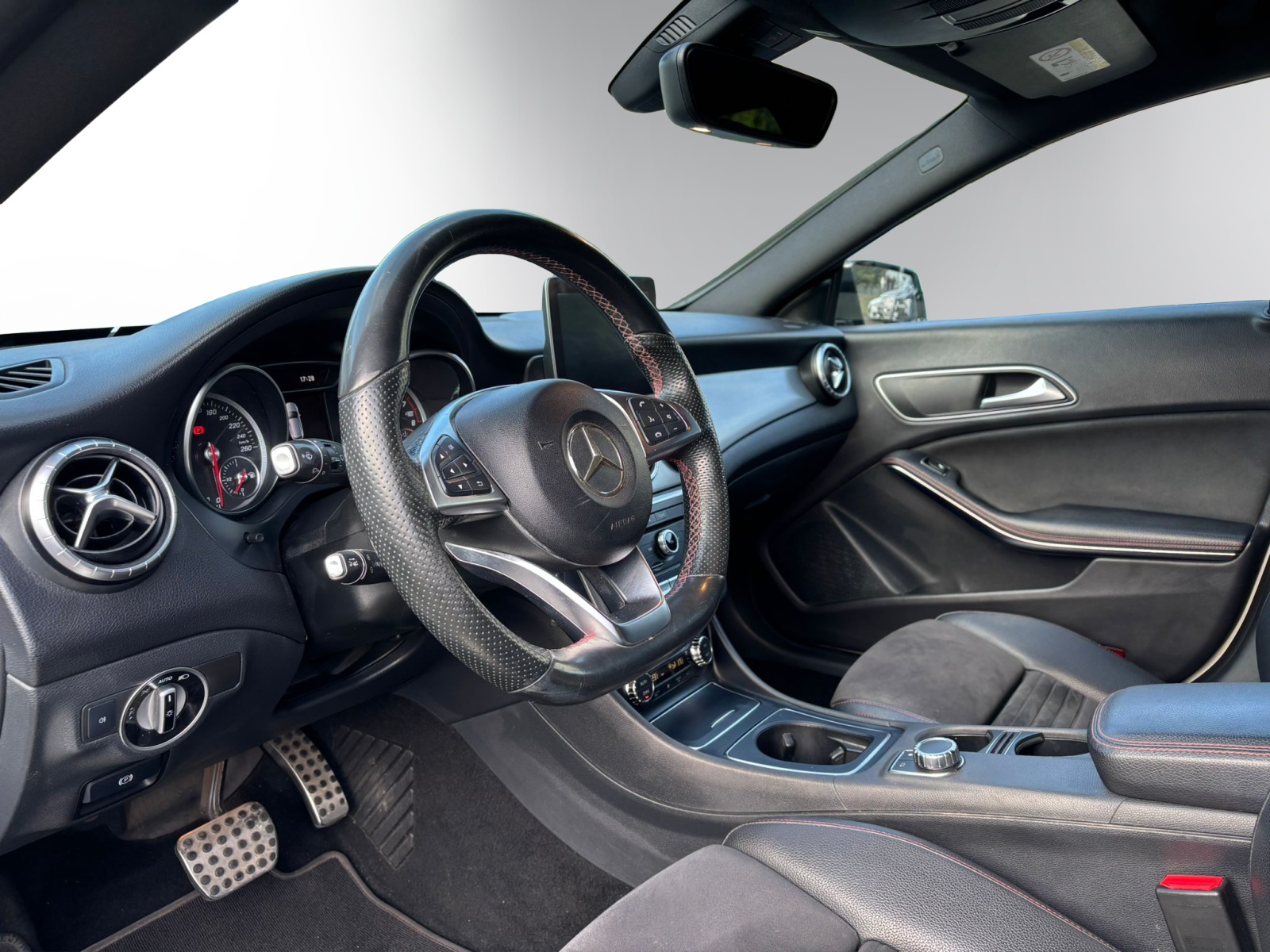 MERCEDES-BENZ CLA 250 AMG Line - 7