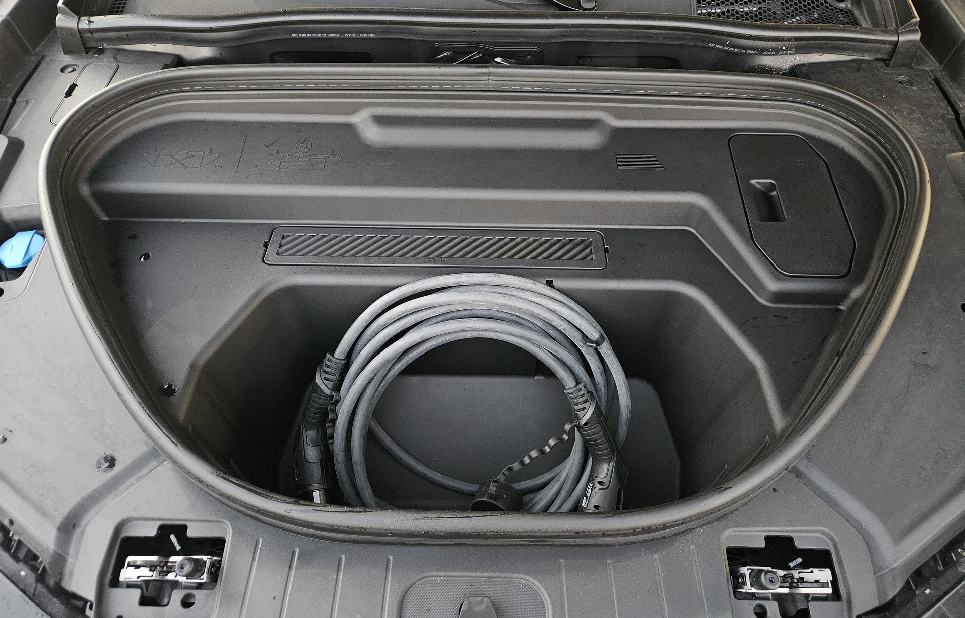 AUDI Q6 Sportback e-tron quattro S-Line Tech pro mit Anhängerkupplung - 27