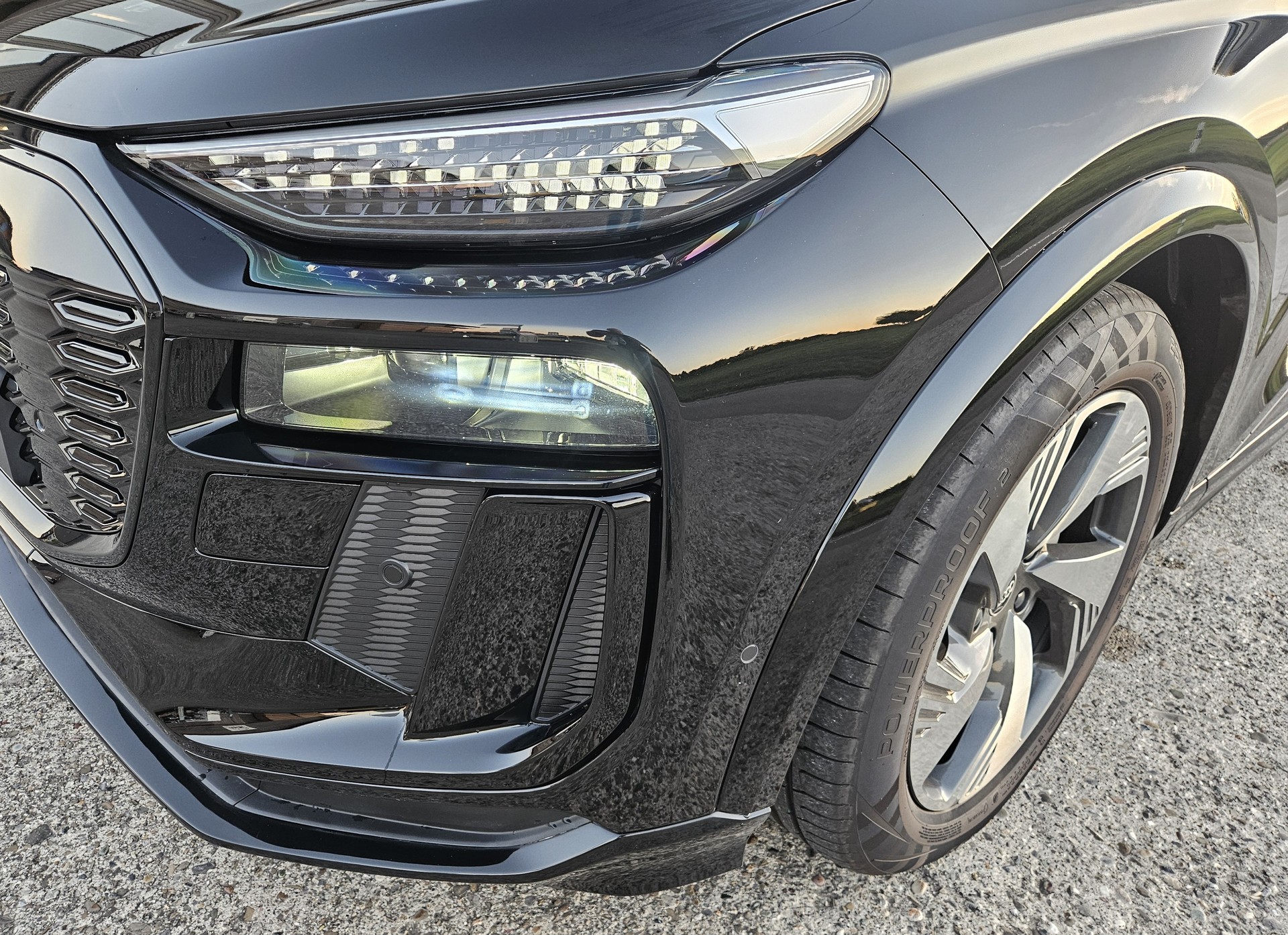 AUDI Q6 Sportback e-tron quattro S-Line Tech pro mit Anhängerkupplung - 4