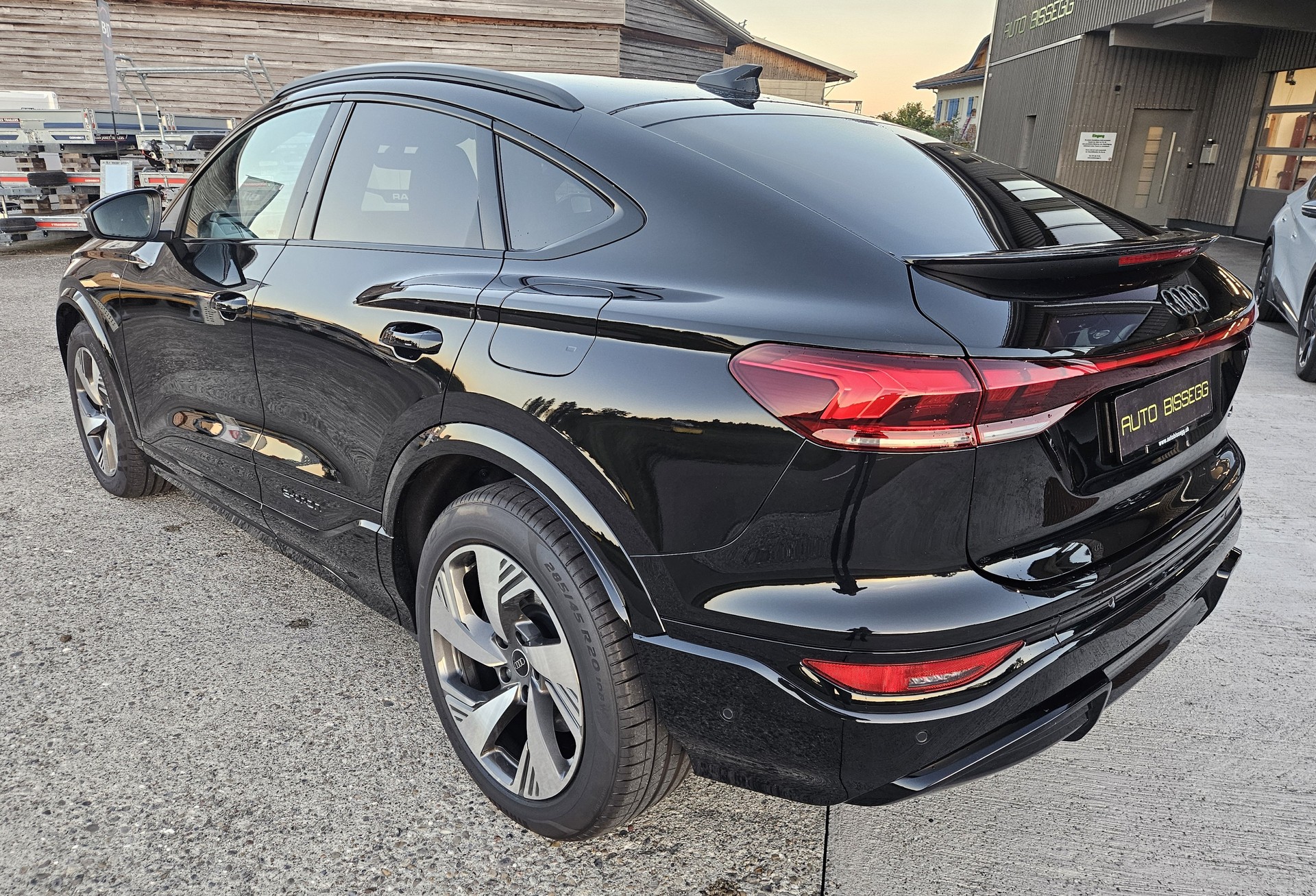 AUDI Q6 Sportback e-tron quattro S-Line Tech pro mit Anhängerkupplung - 6