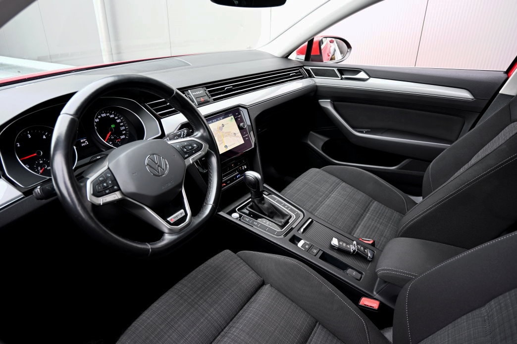 VW Passat 2.0 TDI BMT Business 4Motion DSG - 9