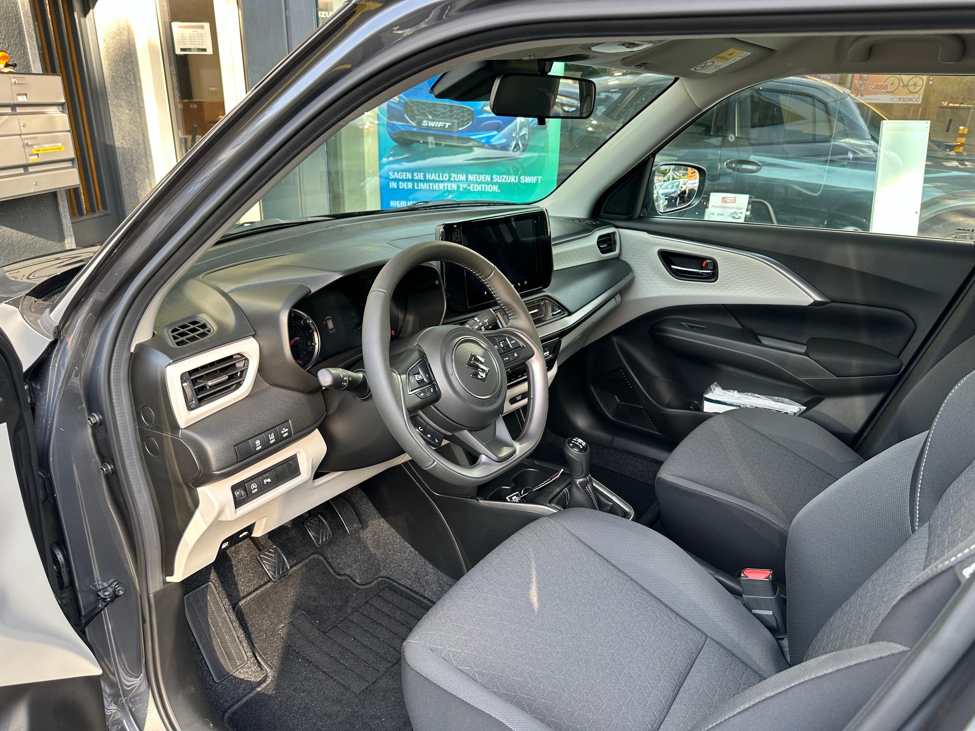 SUZUKI Swift 1.2 1st Edition Top Hybrid 4x4 MY24 - 10