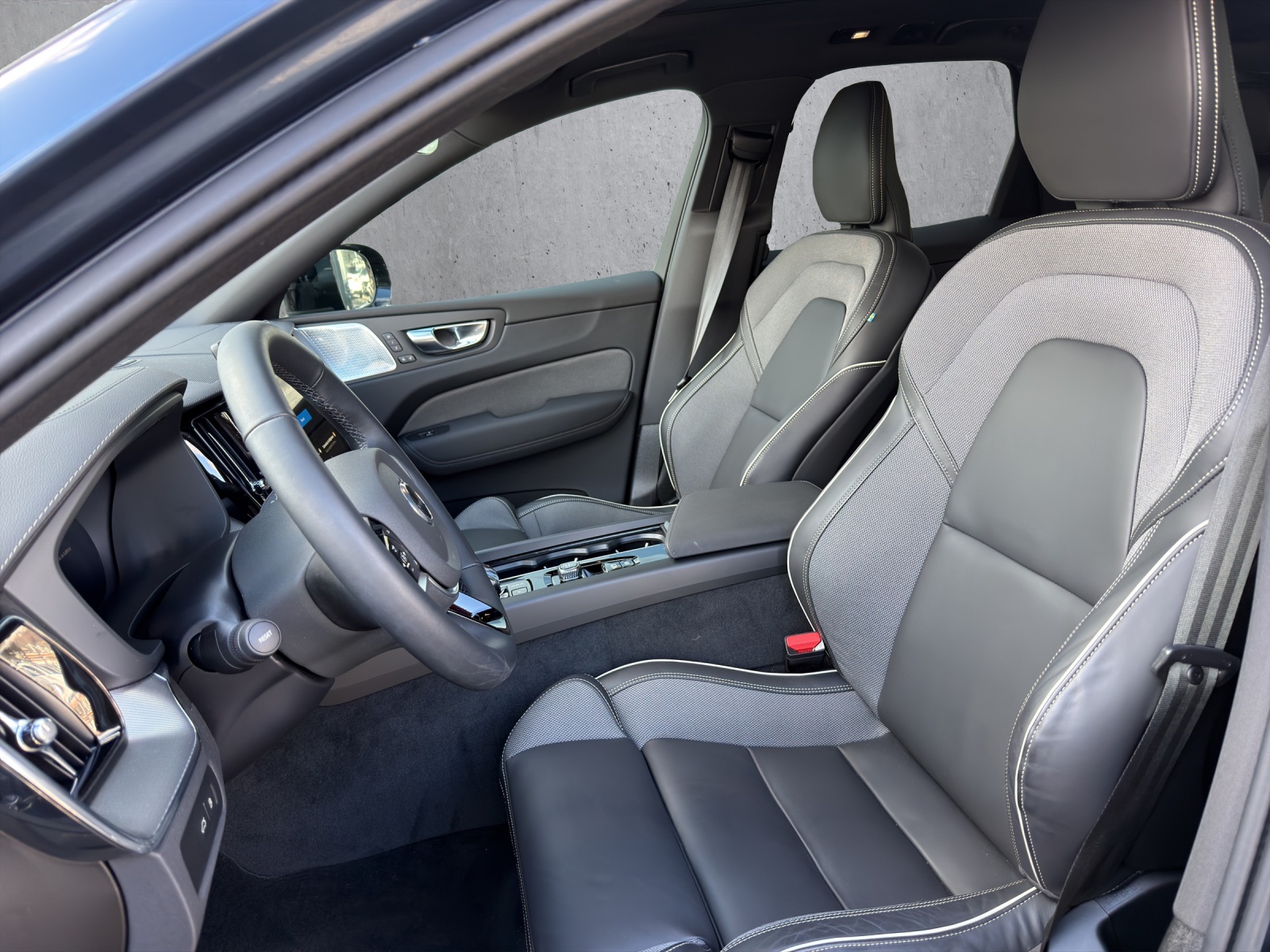 VOLVO XC60 T6 eAWD PluginHybrid Black Edition Geartronic - 10