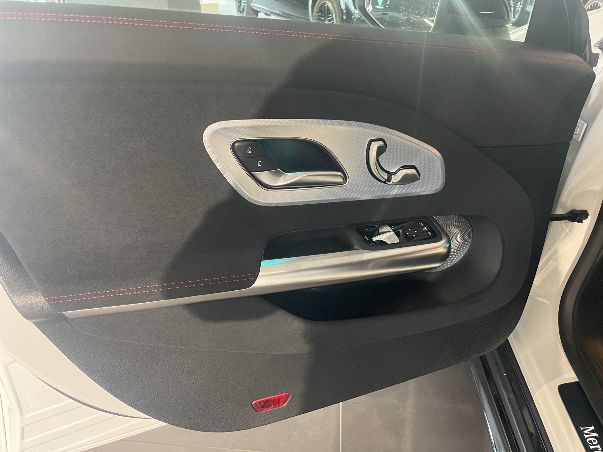 MERCEDES-BENZ CLA 220 8G-DCT 4Matic - 12