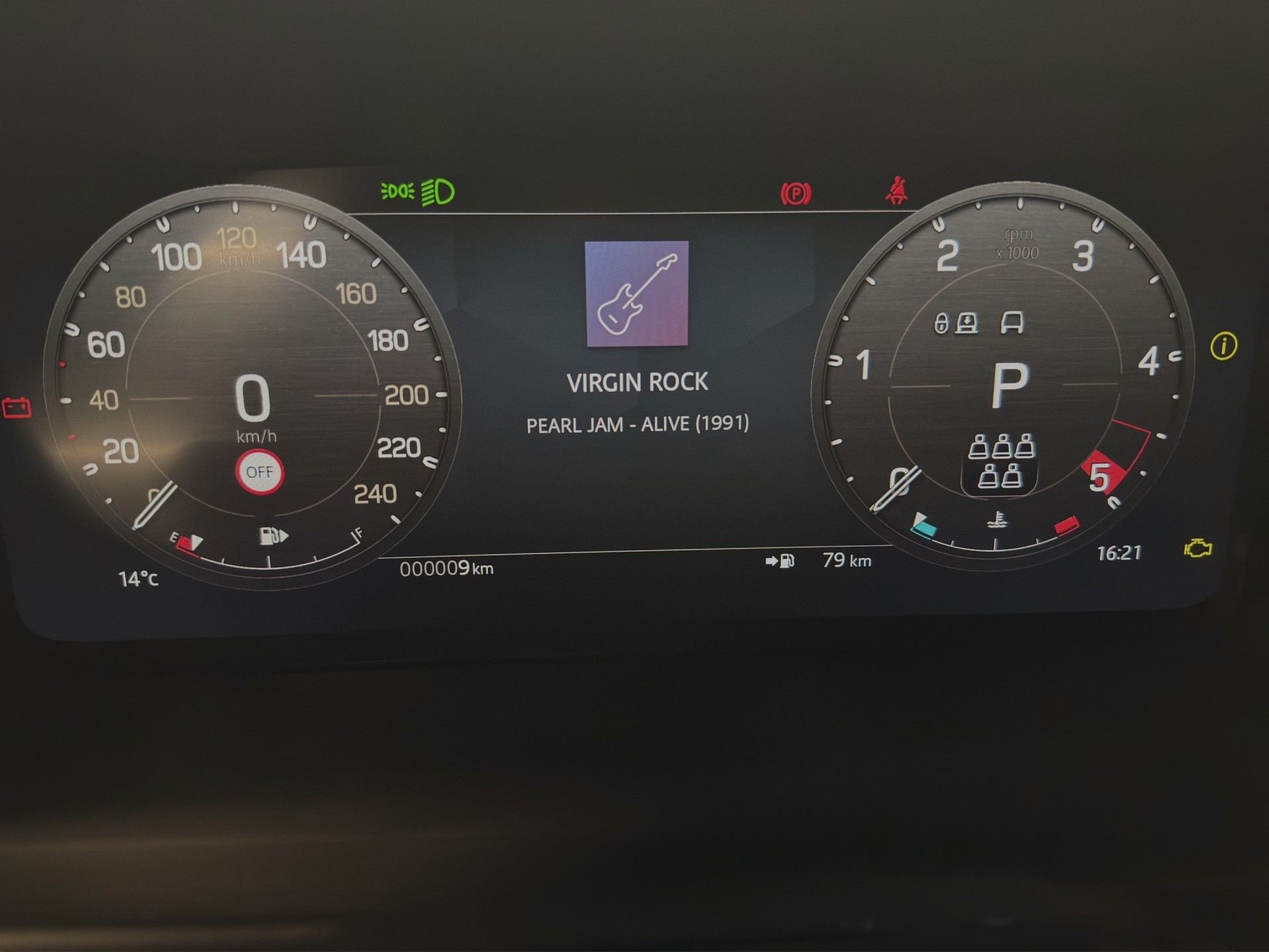 LAND ROVER Defender 110 3.0 D I6 350 X-Dynamic HSE - 9