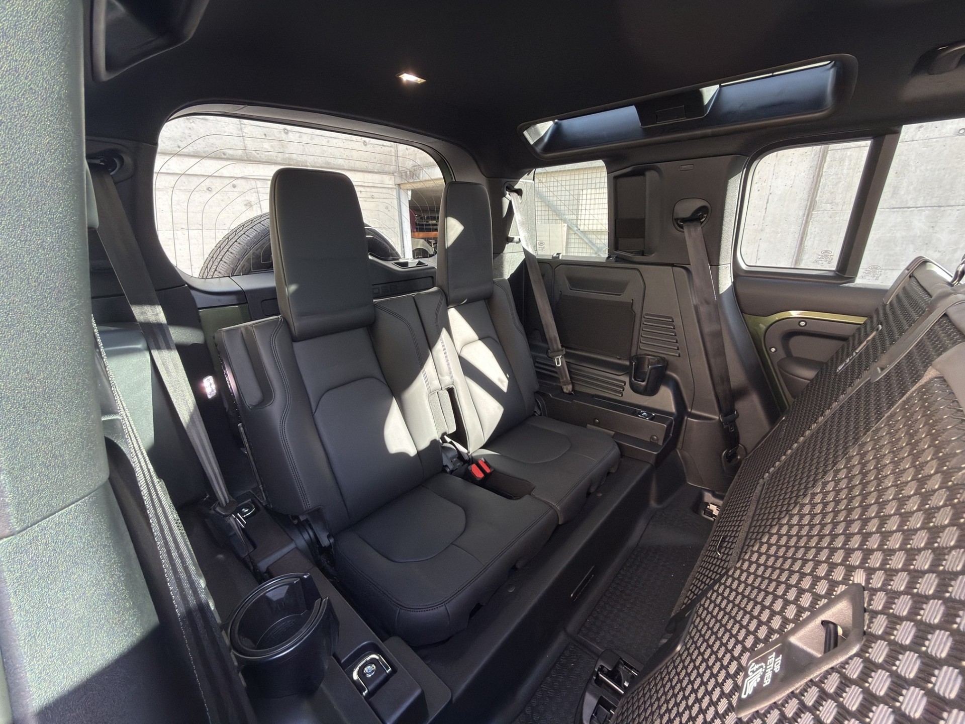 LAND ROVER Defender 110 3.0 D I6 350 X-Dynamic HSE - 15