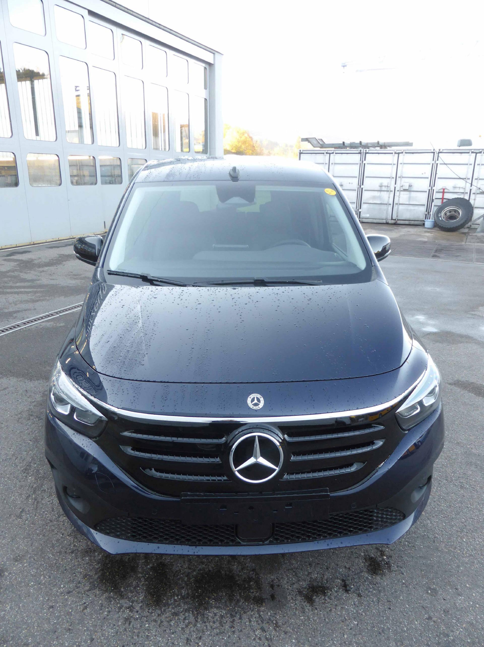 MERCEDES-BENZ Premium Plus Van S - 9